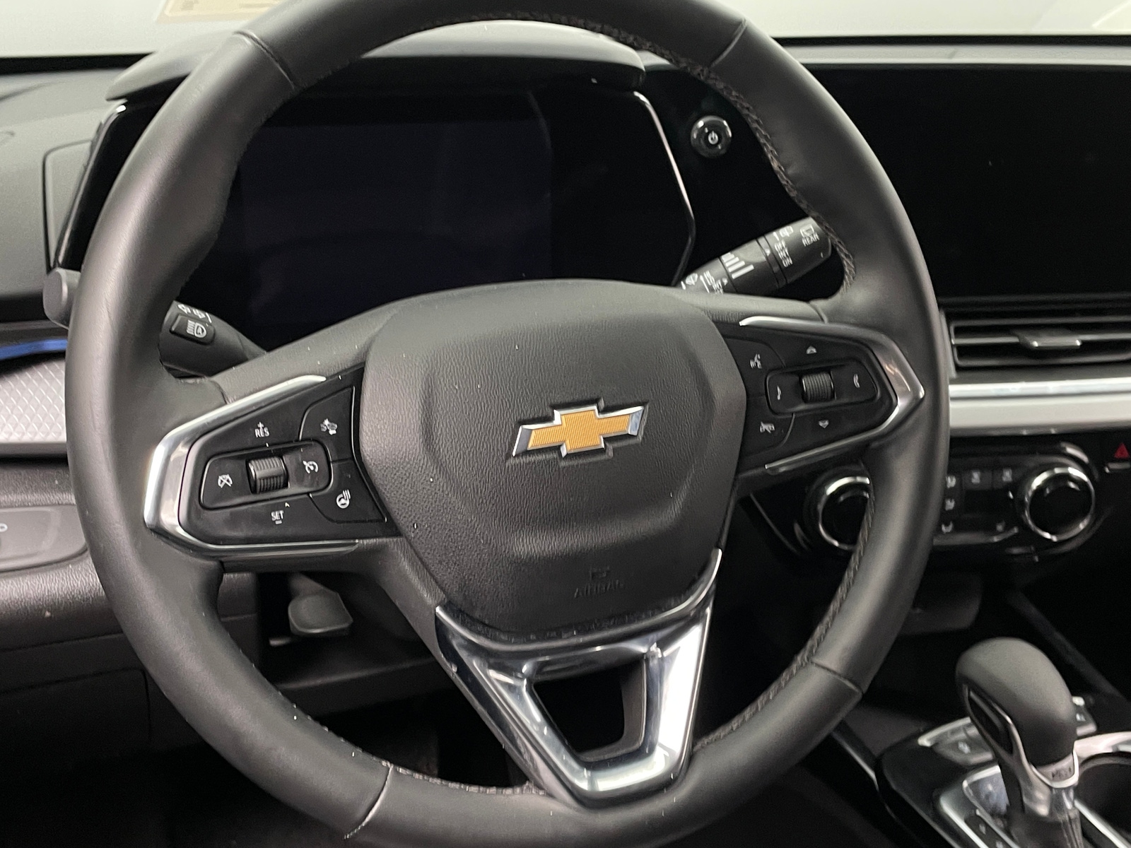 Thumbnail: 2025 Chevrolet Trax - 5