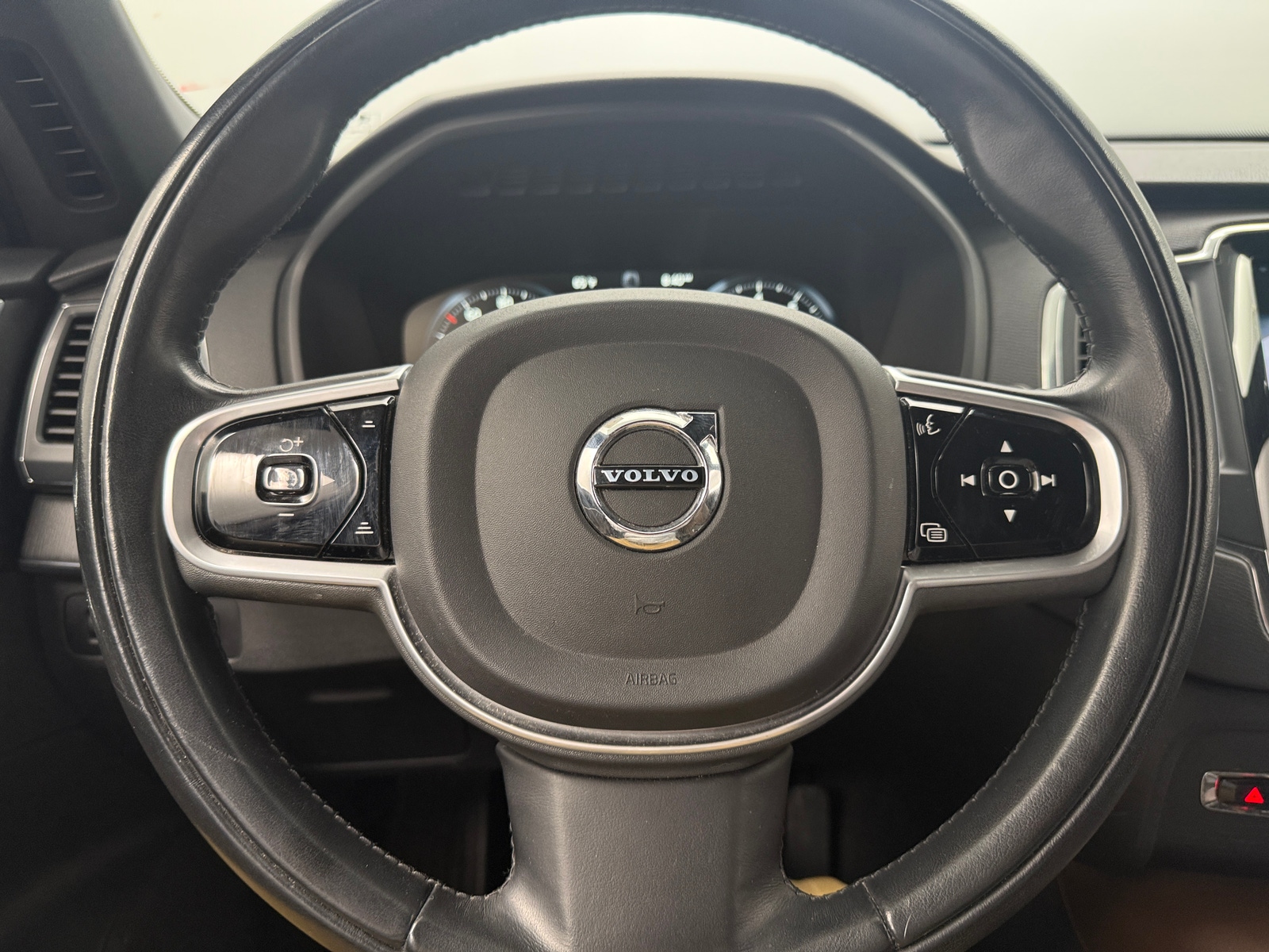 Thumbnail: 2020 Volvo XC90 - 4