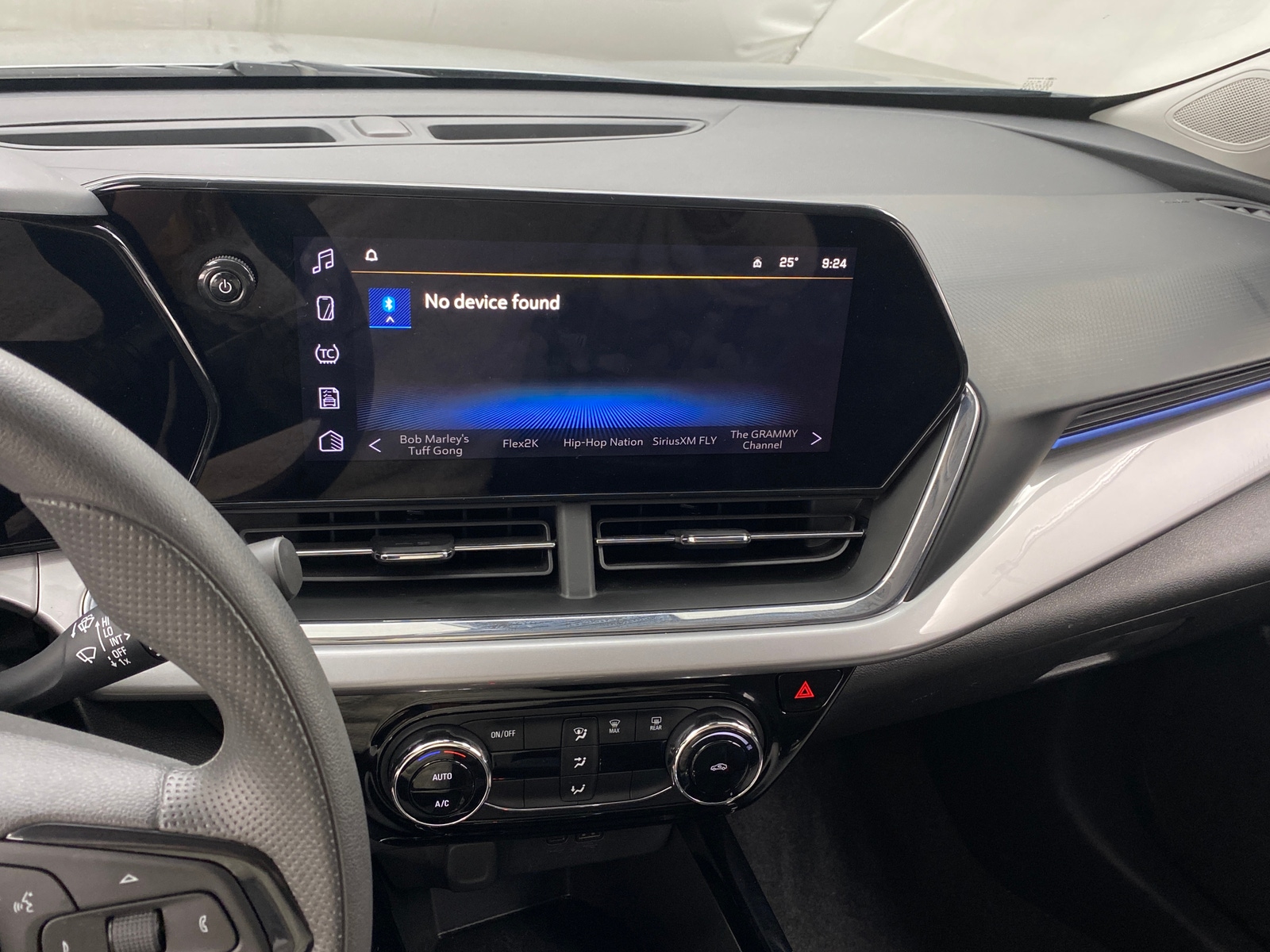 Thumbnail: 2025 Chevrolet Trax - 4