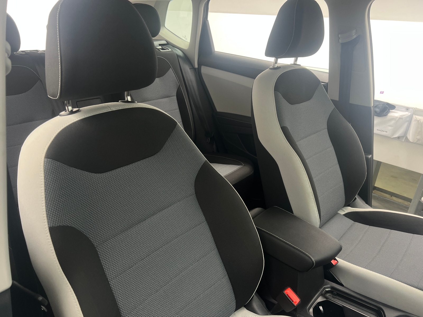 Thumbnail: 2025 Volkswagen Taos - 2