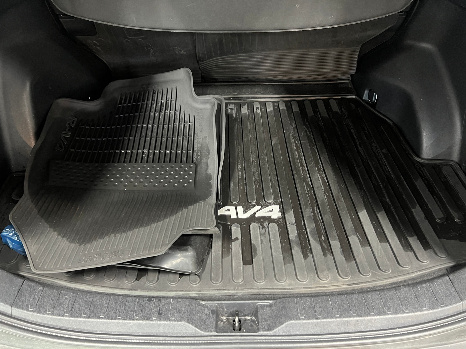 Thumbnail: 2021 Toyota RAV4 - 7