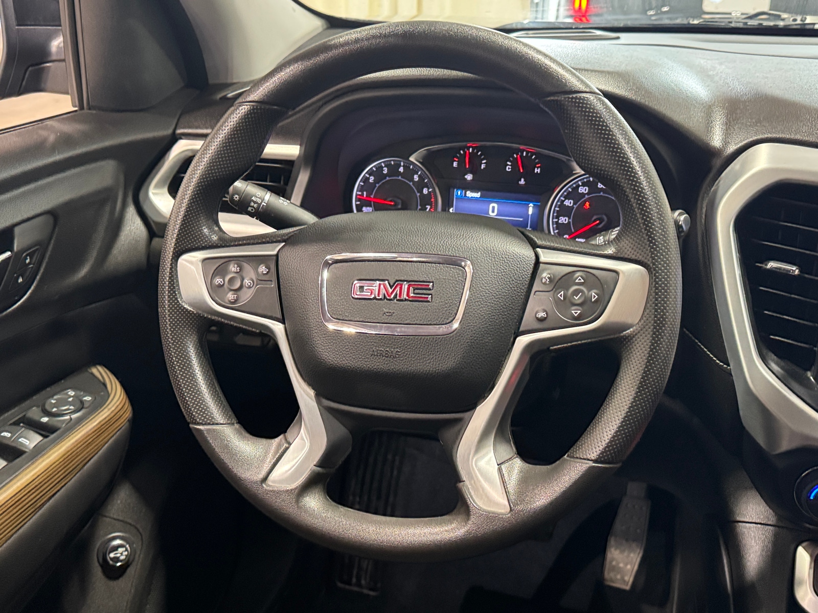 Thumbnail: 2023 GMC Acadia - 5