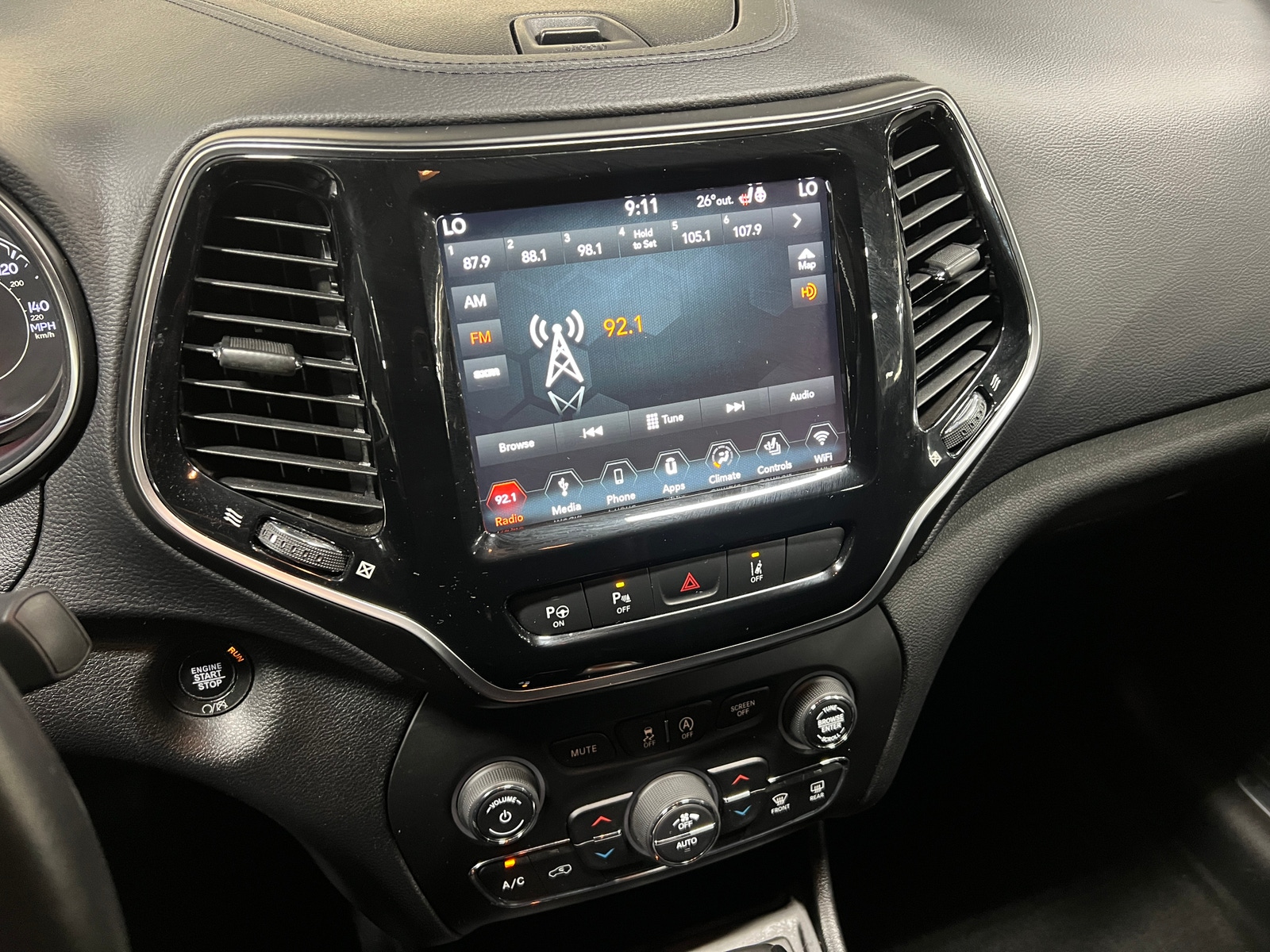 Thumbnail: 2019 Jeep Cherokee - 3