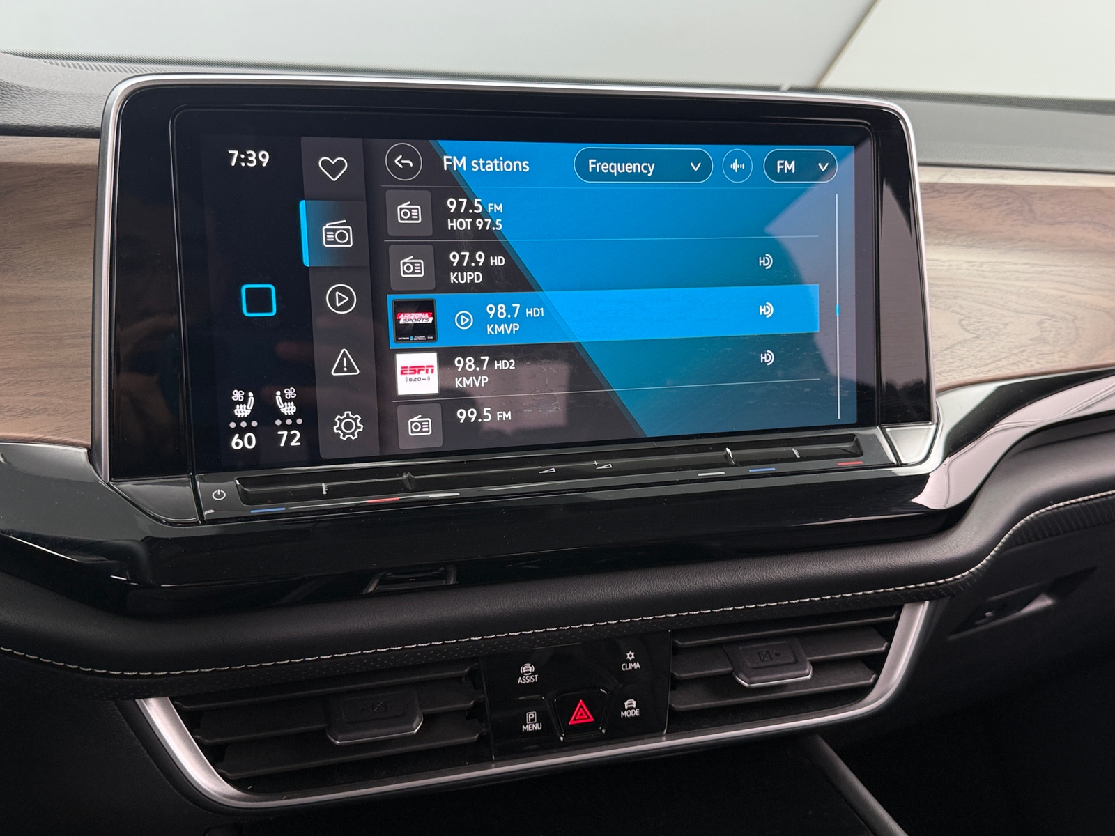 Thumbnail: 2024 Volkswagen Atlas - 3