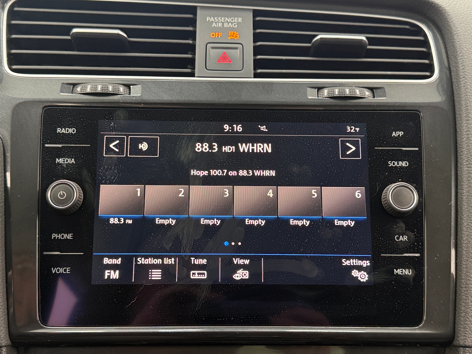 Thumbnail: 2019 Volkswagen Golf - 3