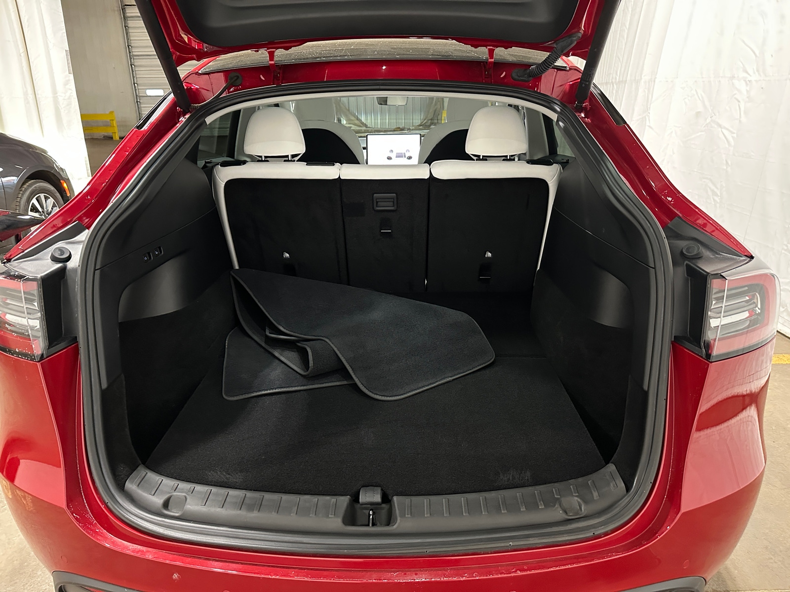 Thumbnail: 2022 Tesla Model Y - 6