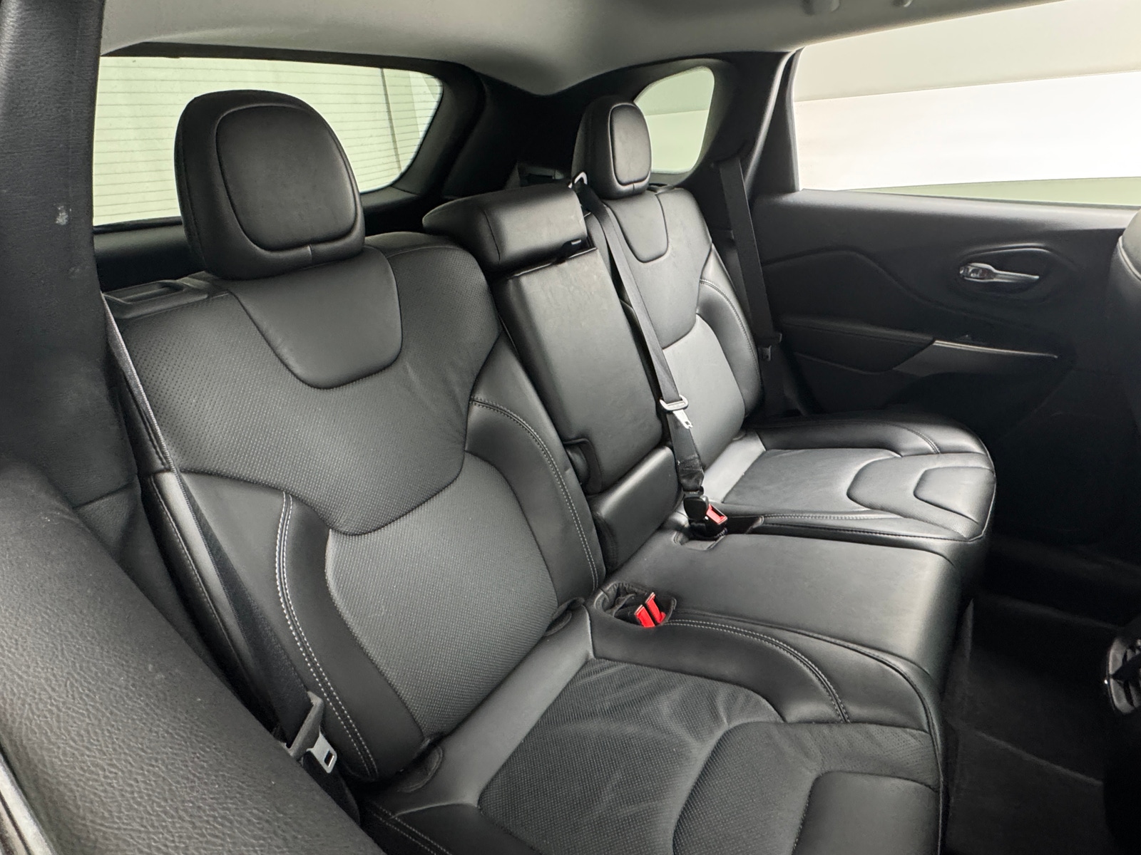 Thumbnail: 2020 Jeep Cherokee - 5