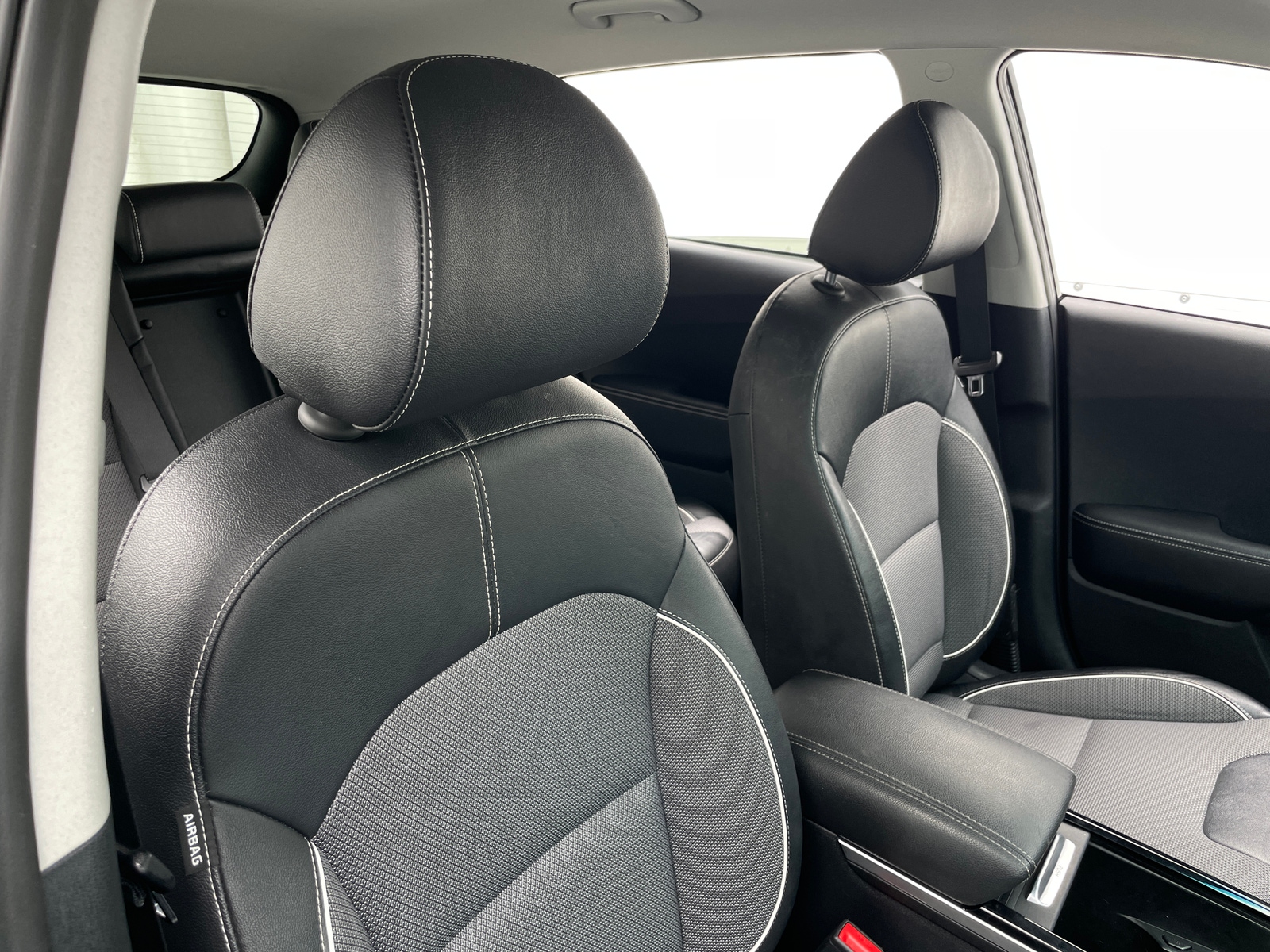 Thumbnail: 2021 Kia Niro - 2