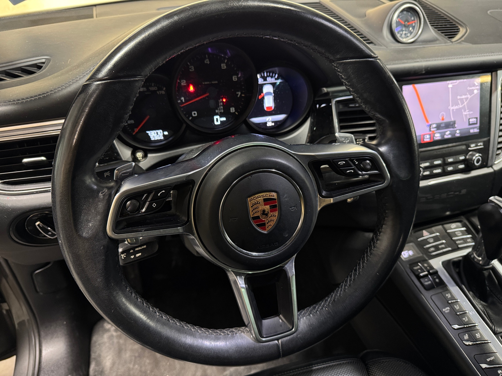 Thumbnail: 2018 Porsche Macan - 4