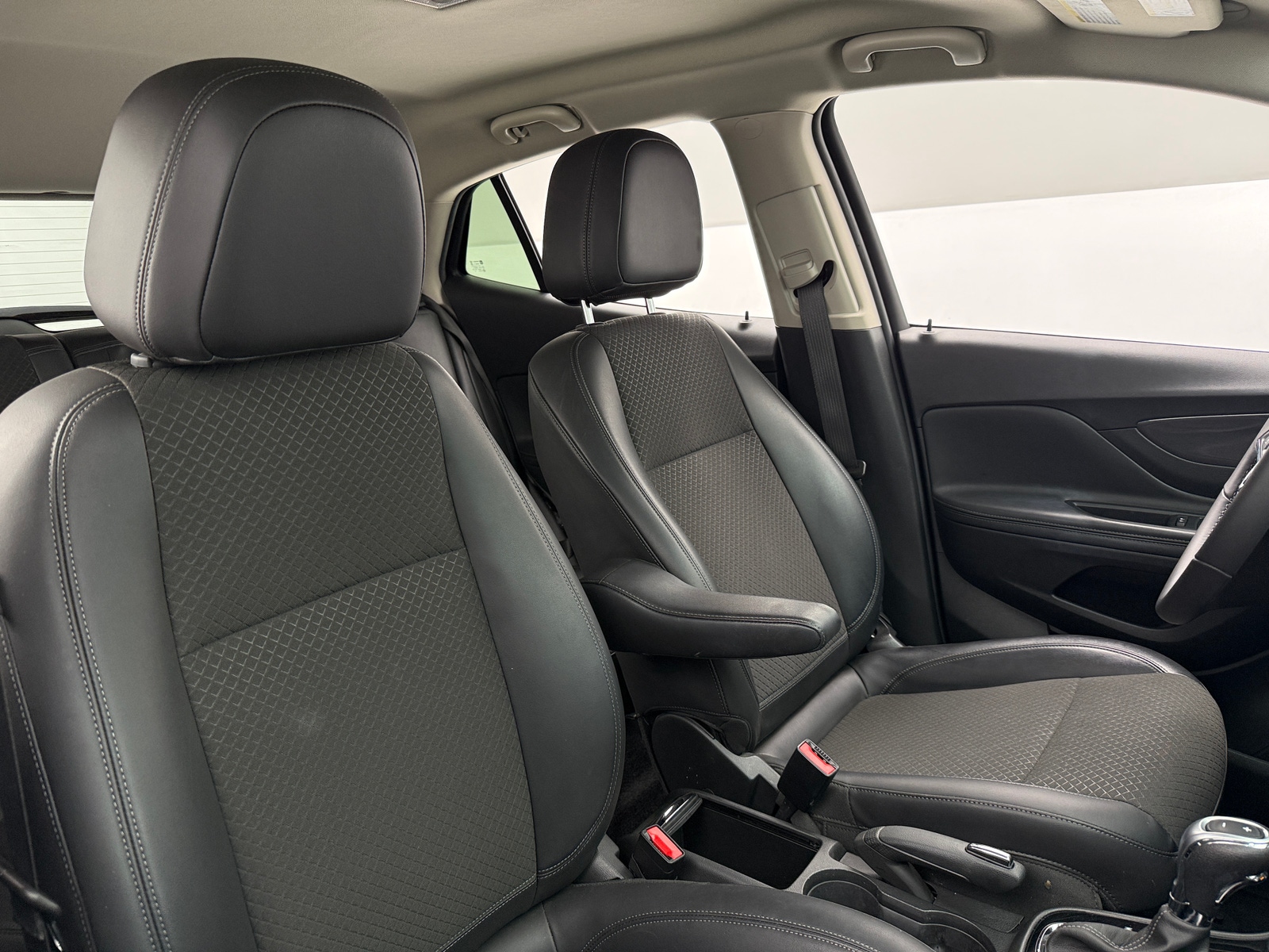 Thumbnail: 2022 Buick Encore - 2