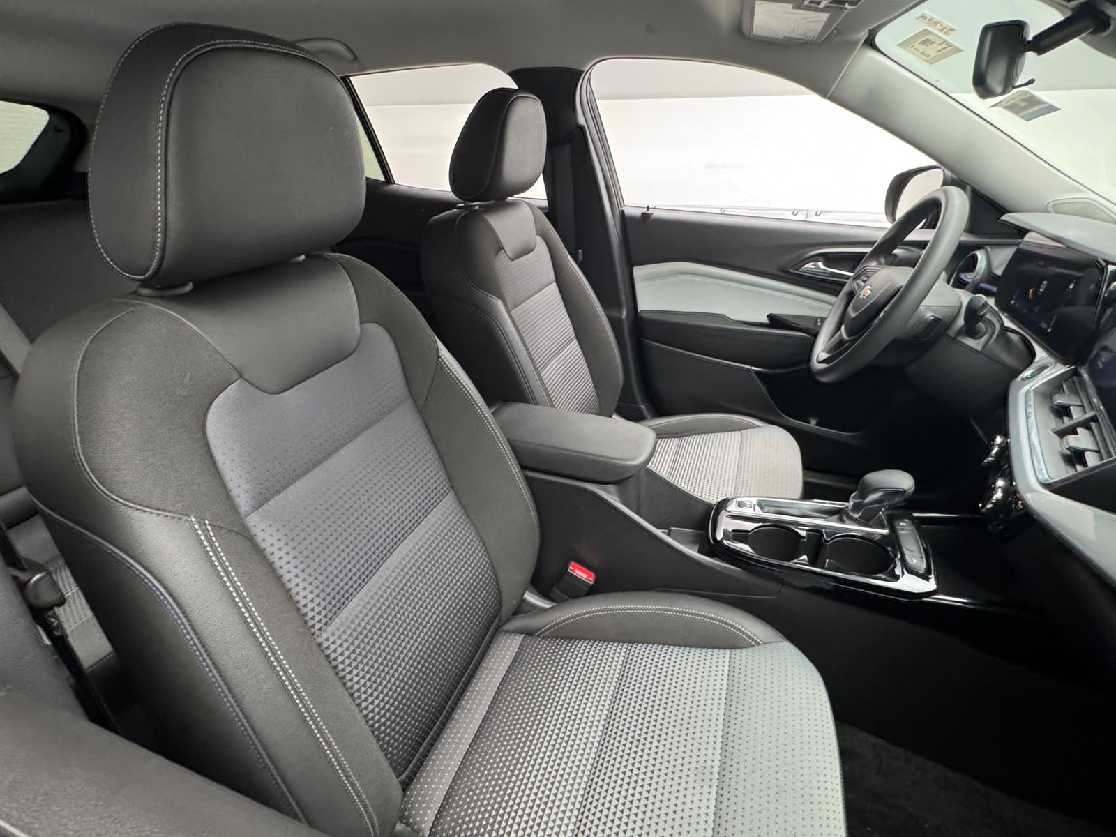 Thumbnail: 2025 Chevrolet Trax - 2