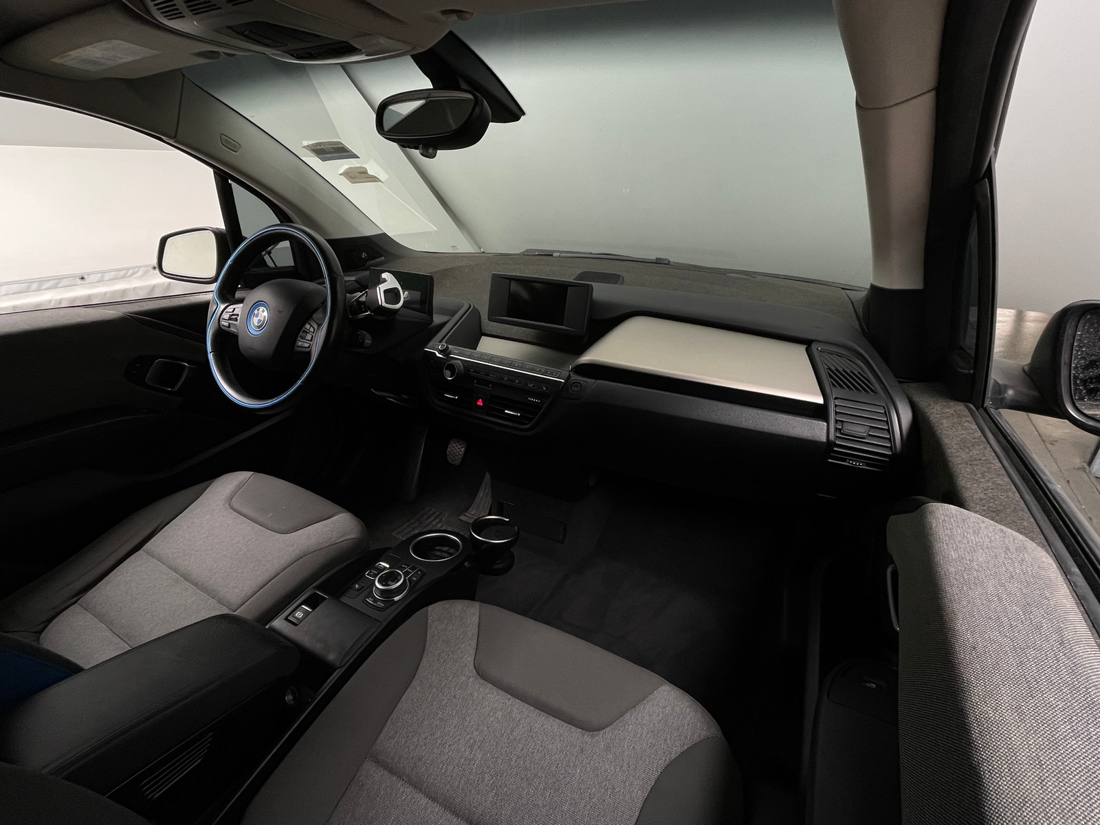 Thumbnail: 2017 BMW i3 - 3