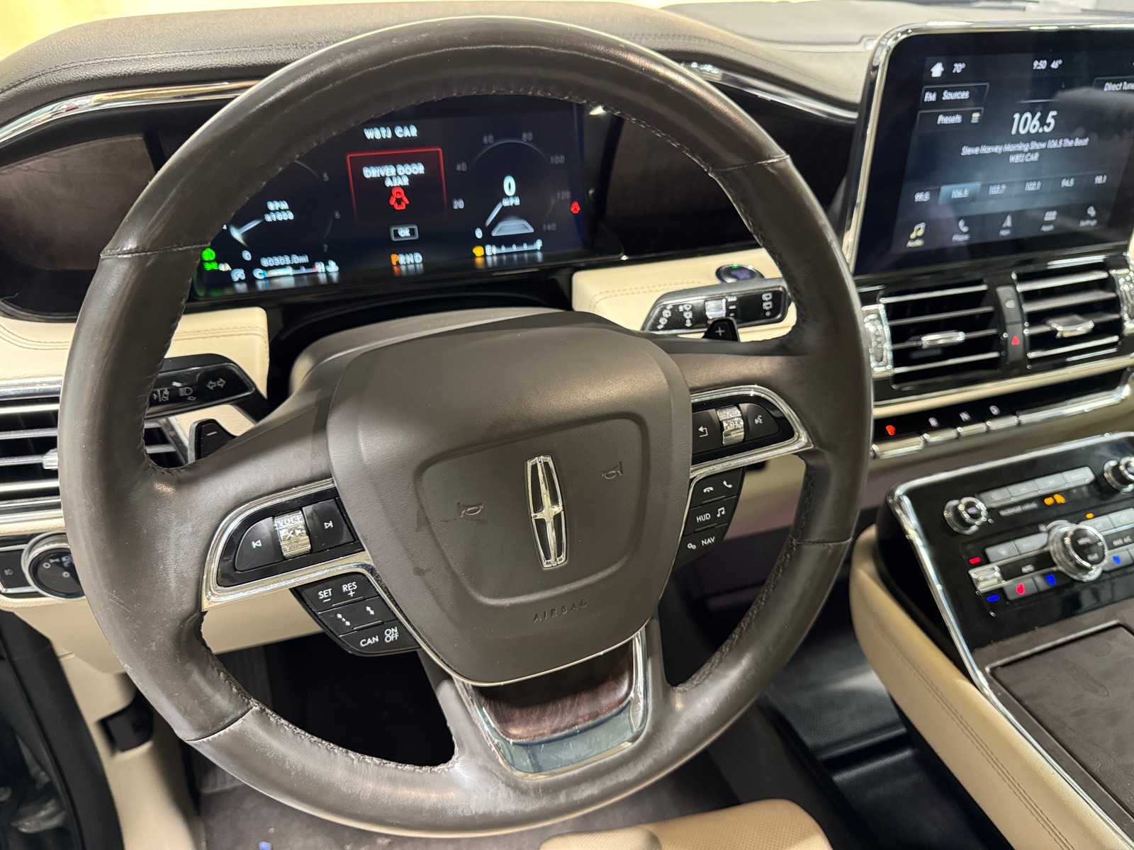 Thumbnail: 2019 Lincoln Navigator L - 4