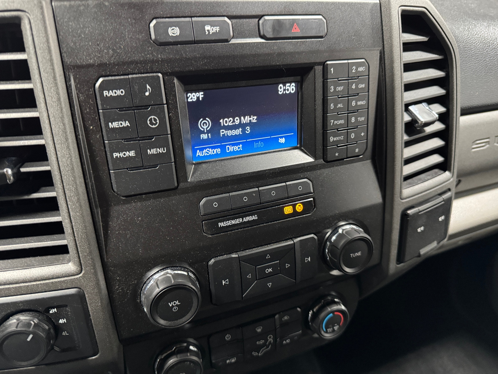 Thumbnail: 2019 Ford Econoline - 4