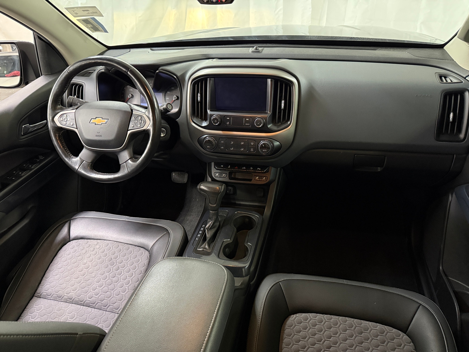 Thumbnail: 2021 Chevrolet Colorado - 3