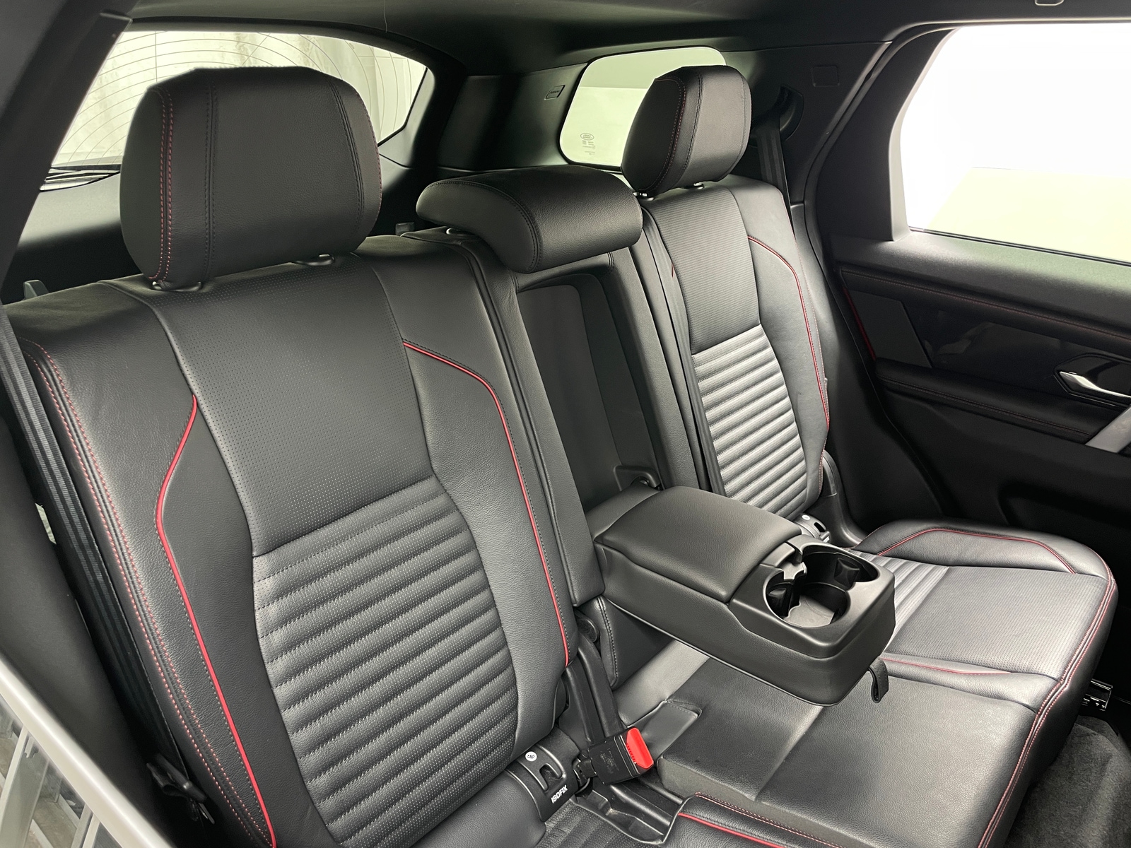 Thumbnail: 2021 Land Rover Discovery Sport - 5