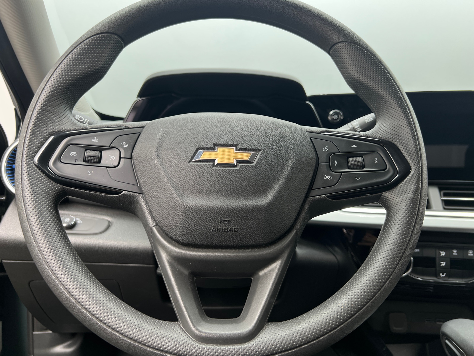 Thumbnail: 2025 Chevrolet Trax - 5