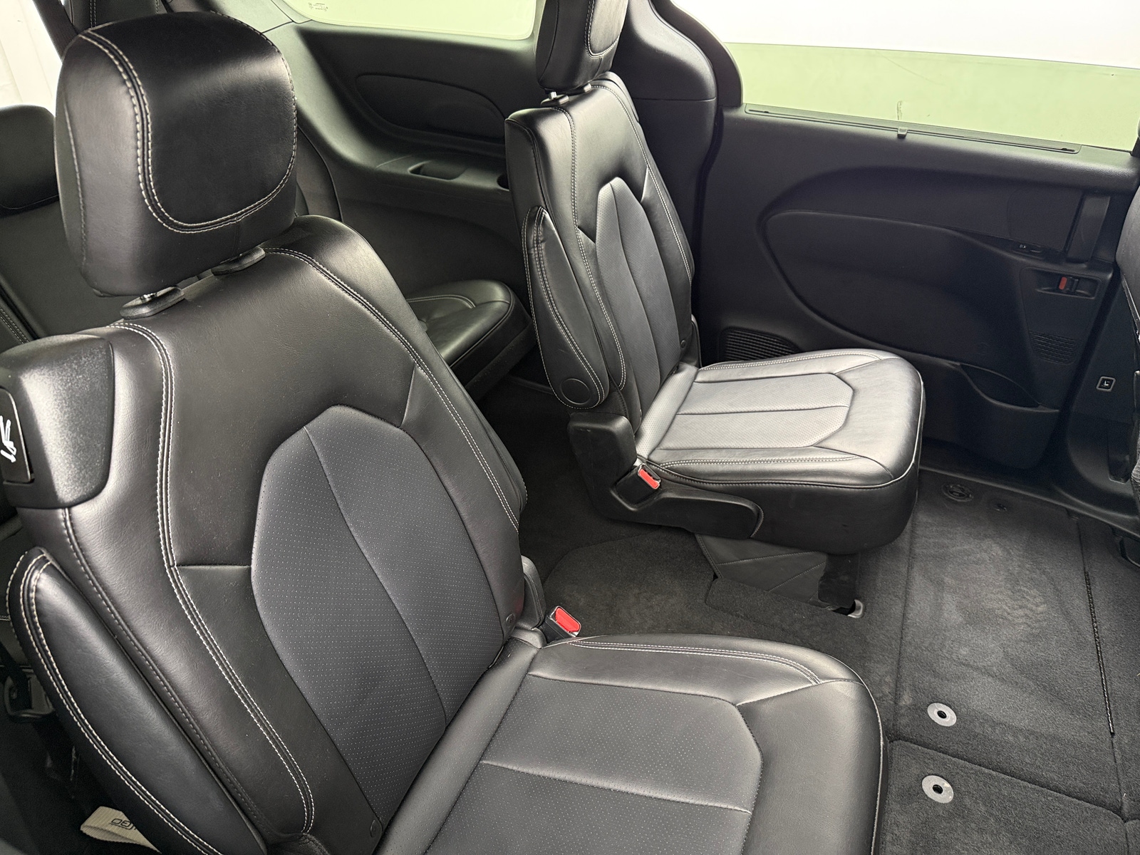 Thumbnail: 2025 Chrysler Pacifica - 5