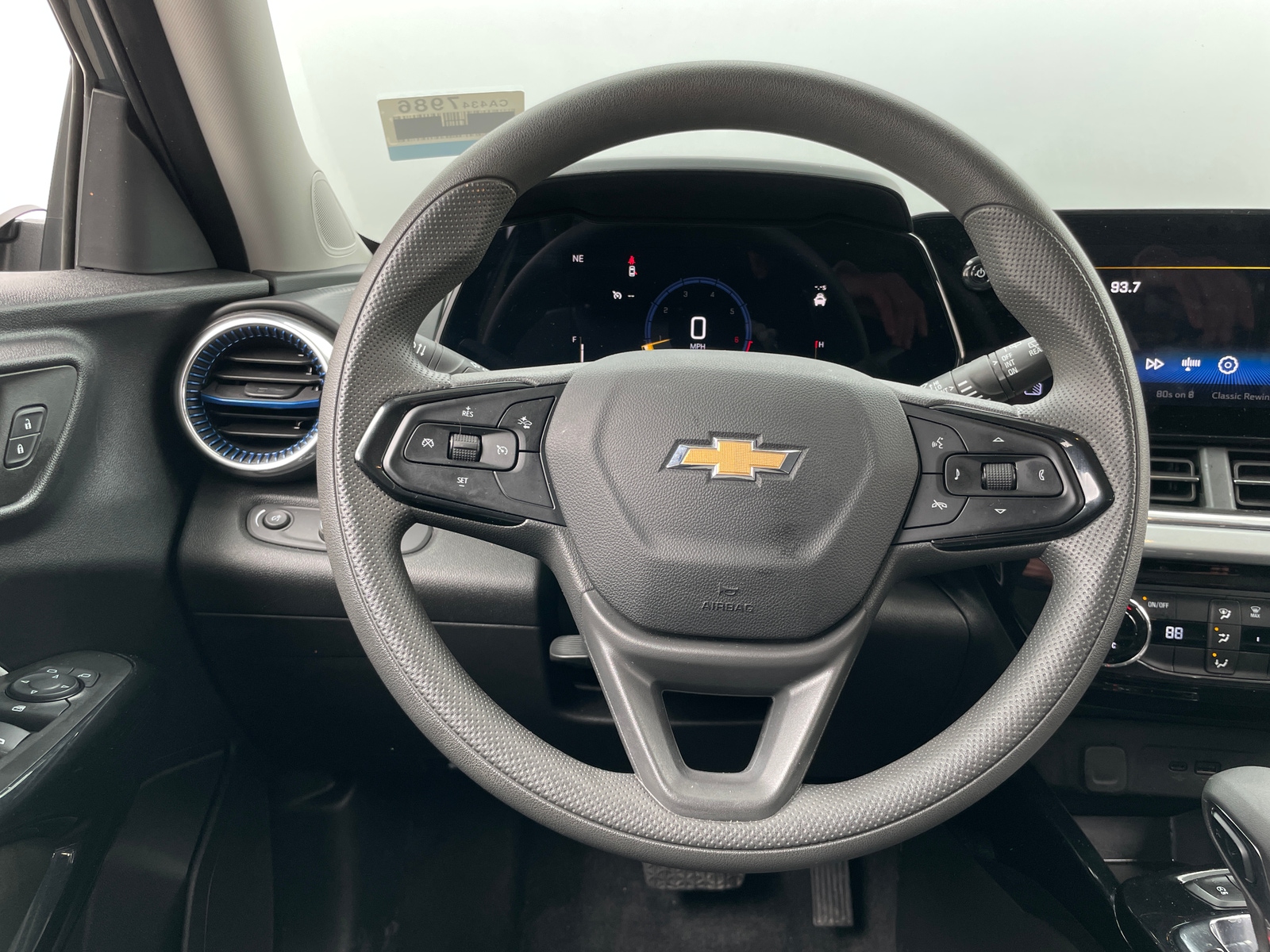 Thumbnail: 2025 Chevrolet Trax - 5