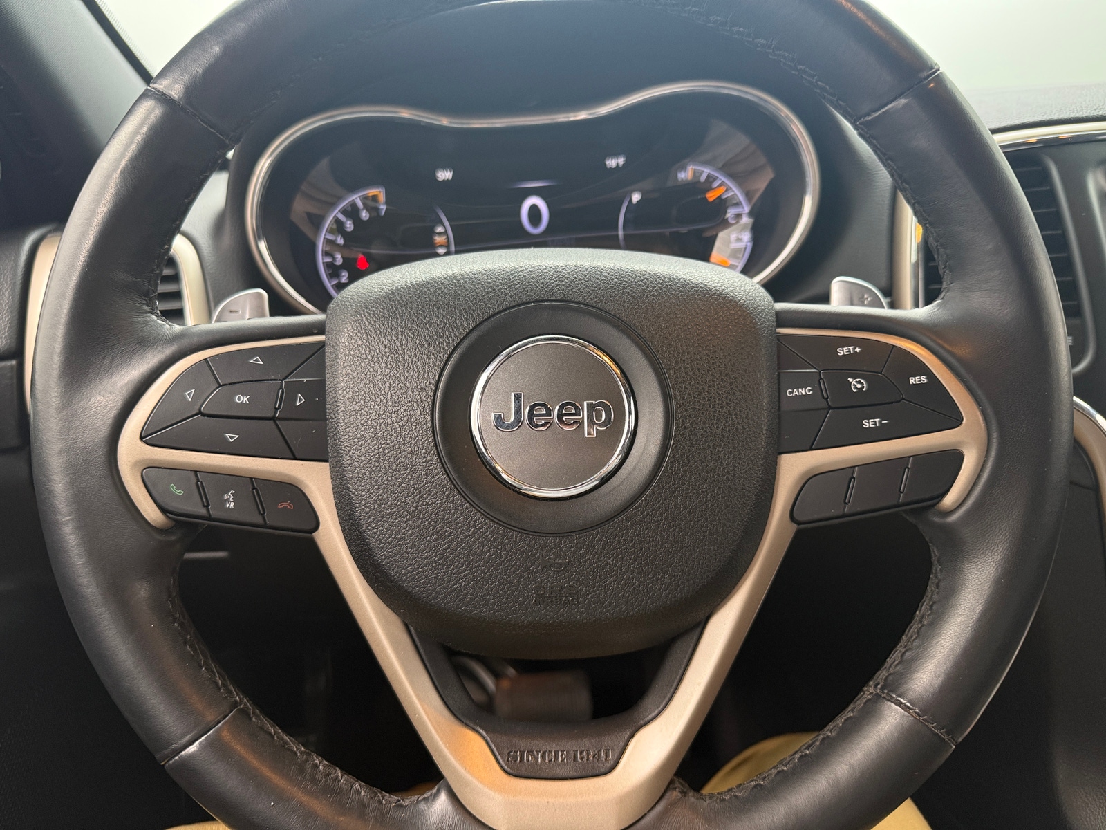 Thumbnail: 2017 Jeep Grand Cherokee - 5