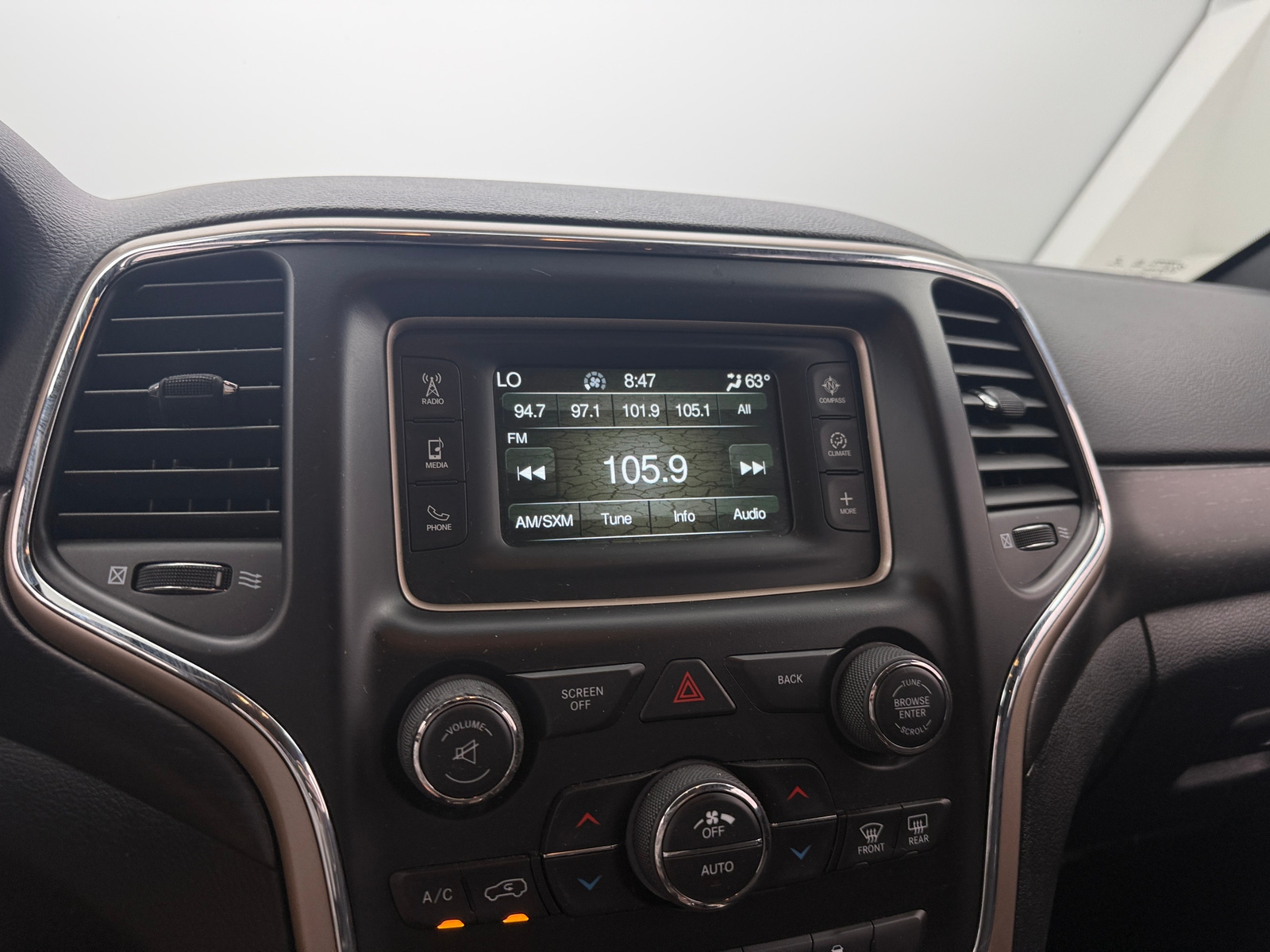 Thumbnail: 2017 Jeep Grand Cherokee - 4