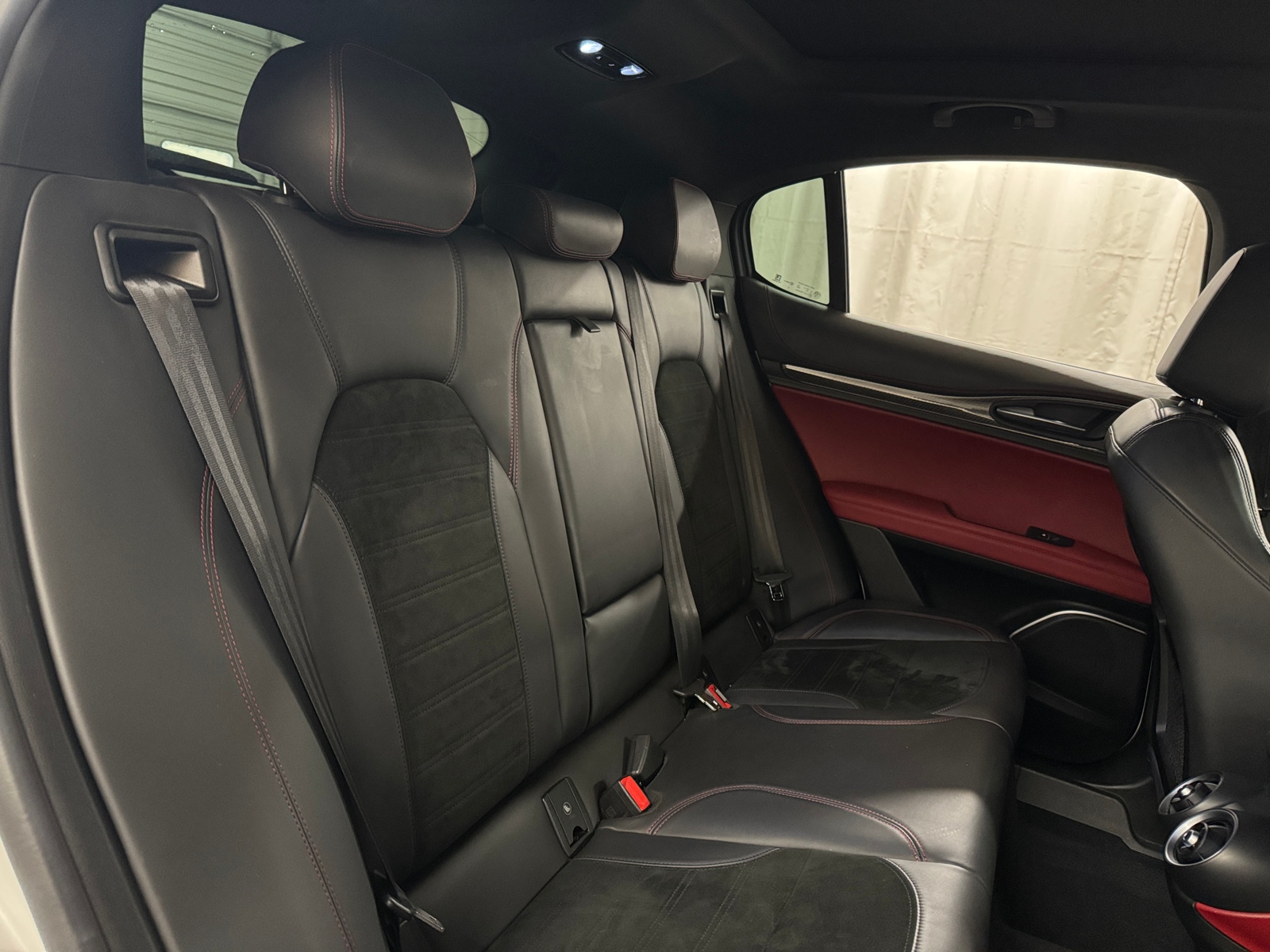 Thumbnail: 2018 Alfa Romeo Stelvio - 5