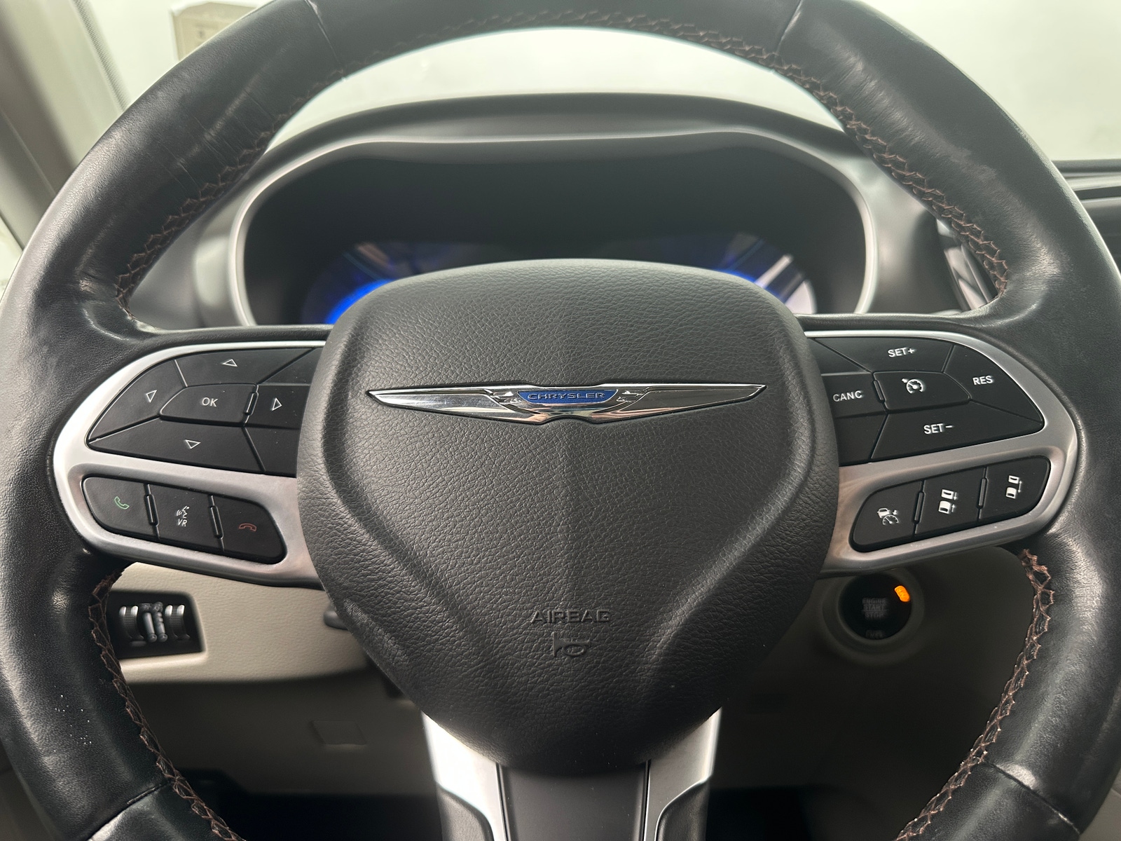 Thumbnail: 2020 Chrysler Pacifica - 4