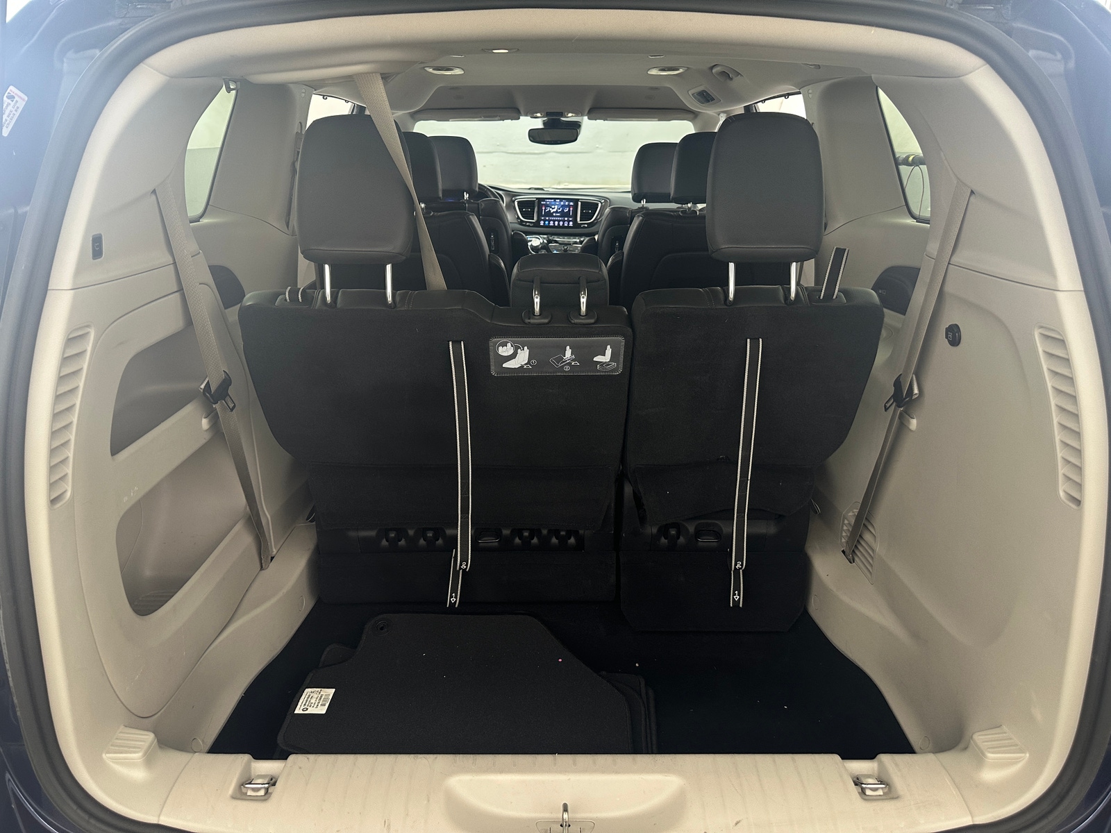 Thumbnail: 2020 Chrysler Pacifica - 6