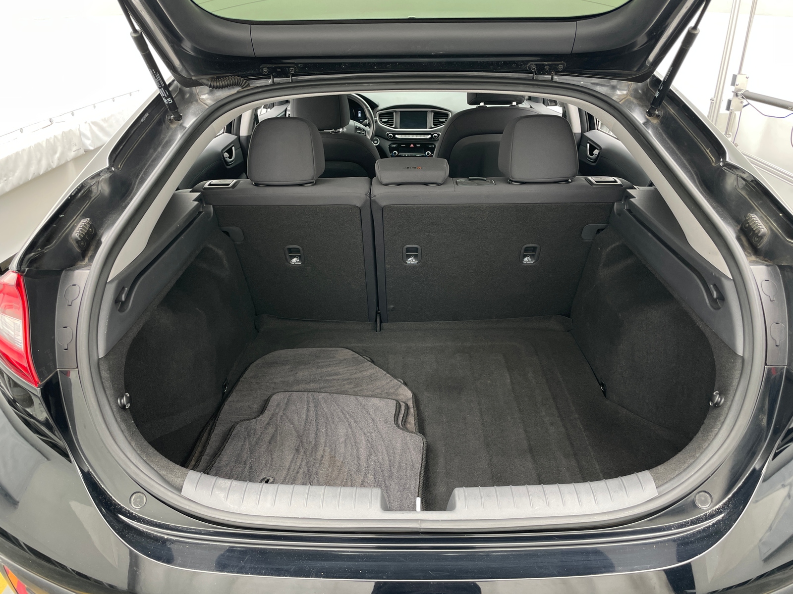 Thumbnail: 2018 Hyundai Ioniq - 7