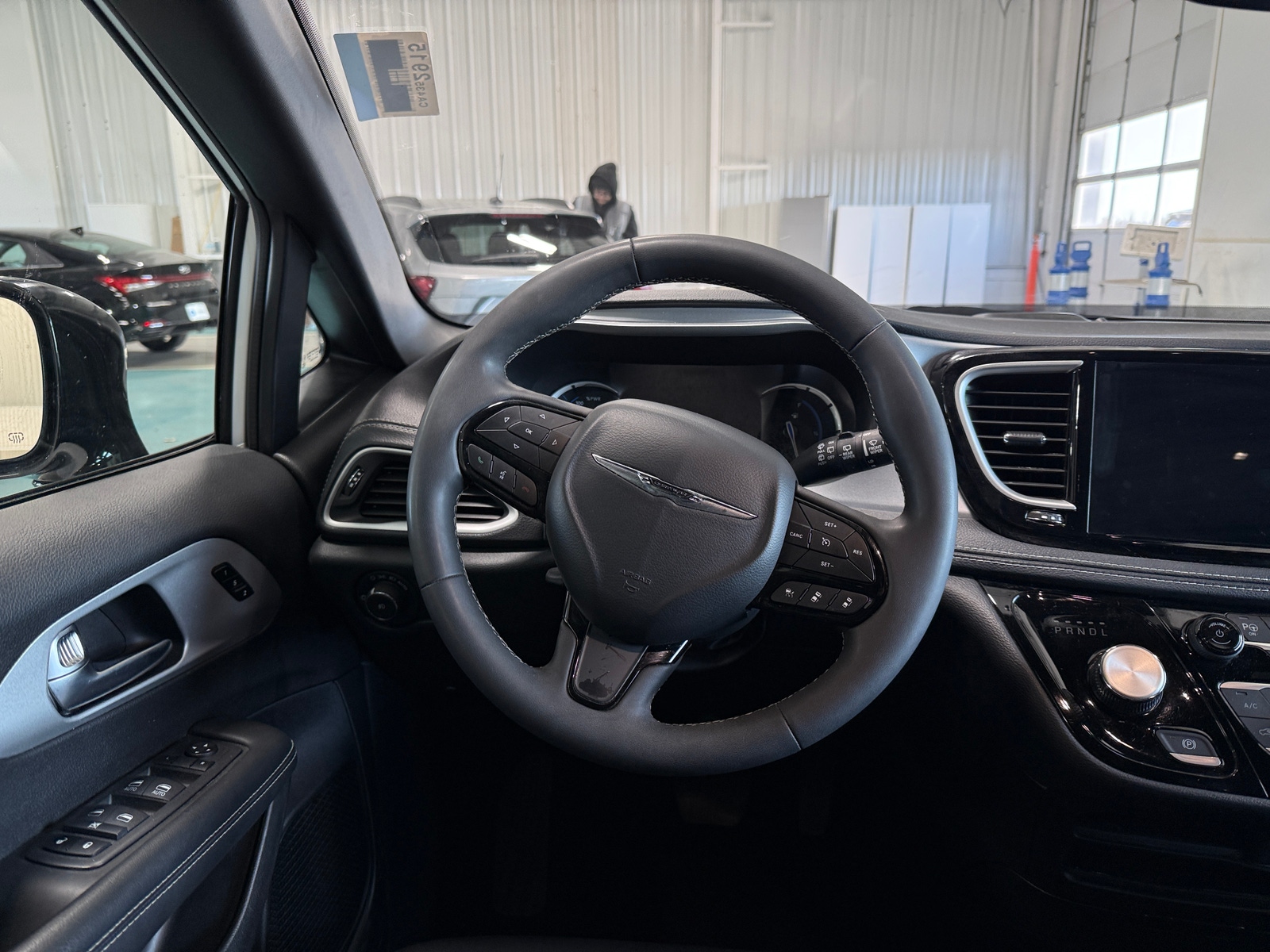 Thumbnail: 2024 Chrysler Pacifica - 4