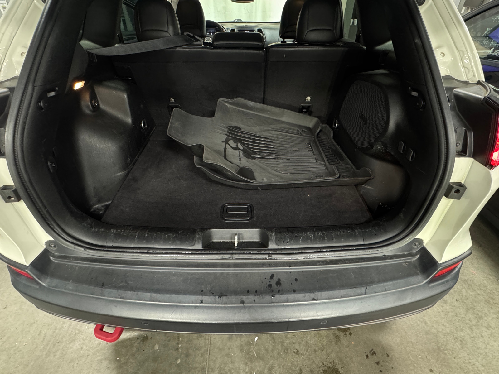 Thumbnail: 2019 Jeep Cherokee - 7