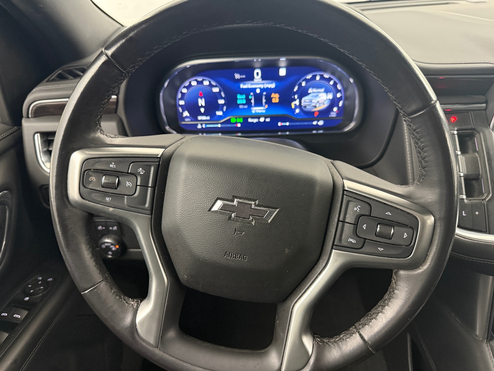 Thumbnail: 2022 Chevrolet Suburban - 4