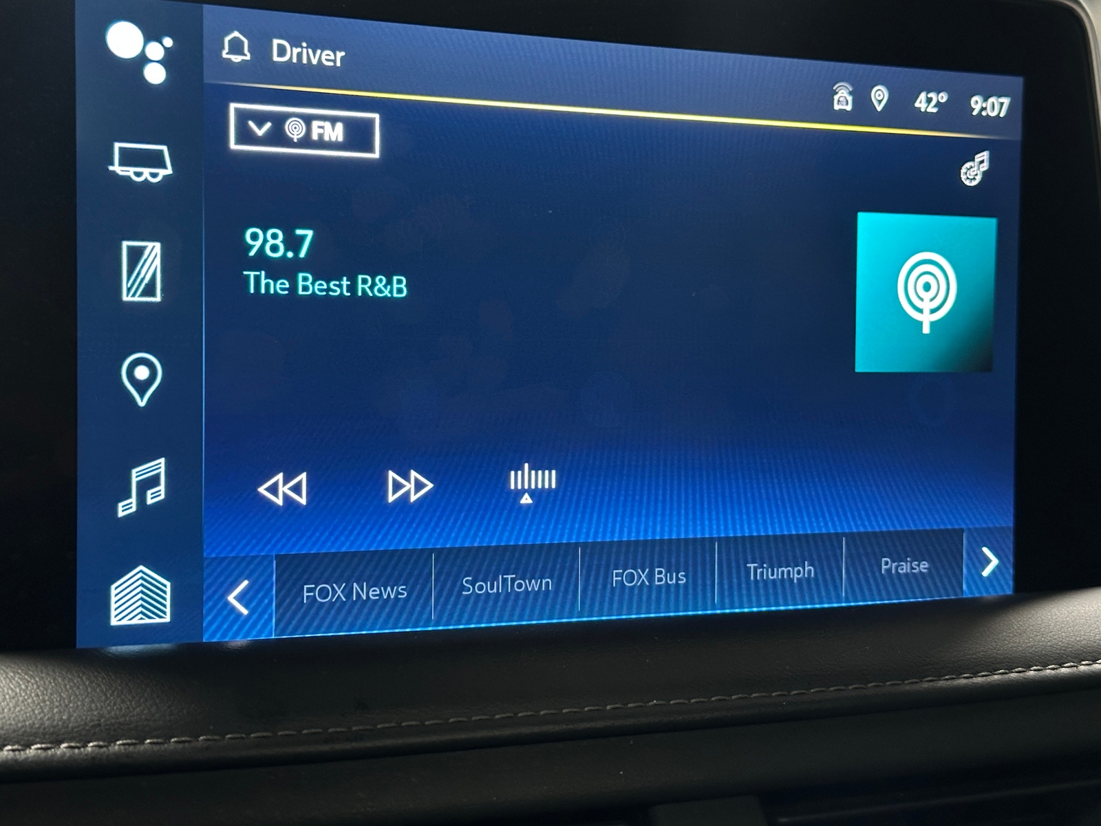 Thumbnail: 2022 Chevrolet Suburban - 3