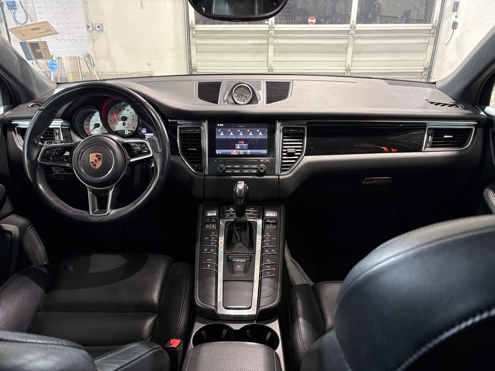 Thumbnail: 2018 Porsche Macan - 2