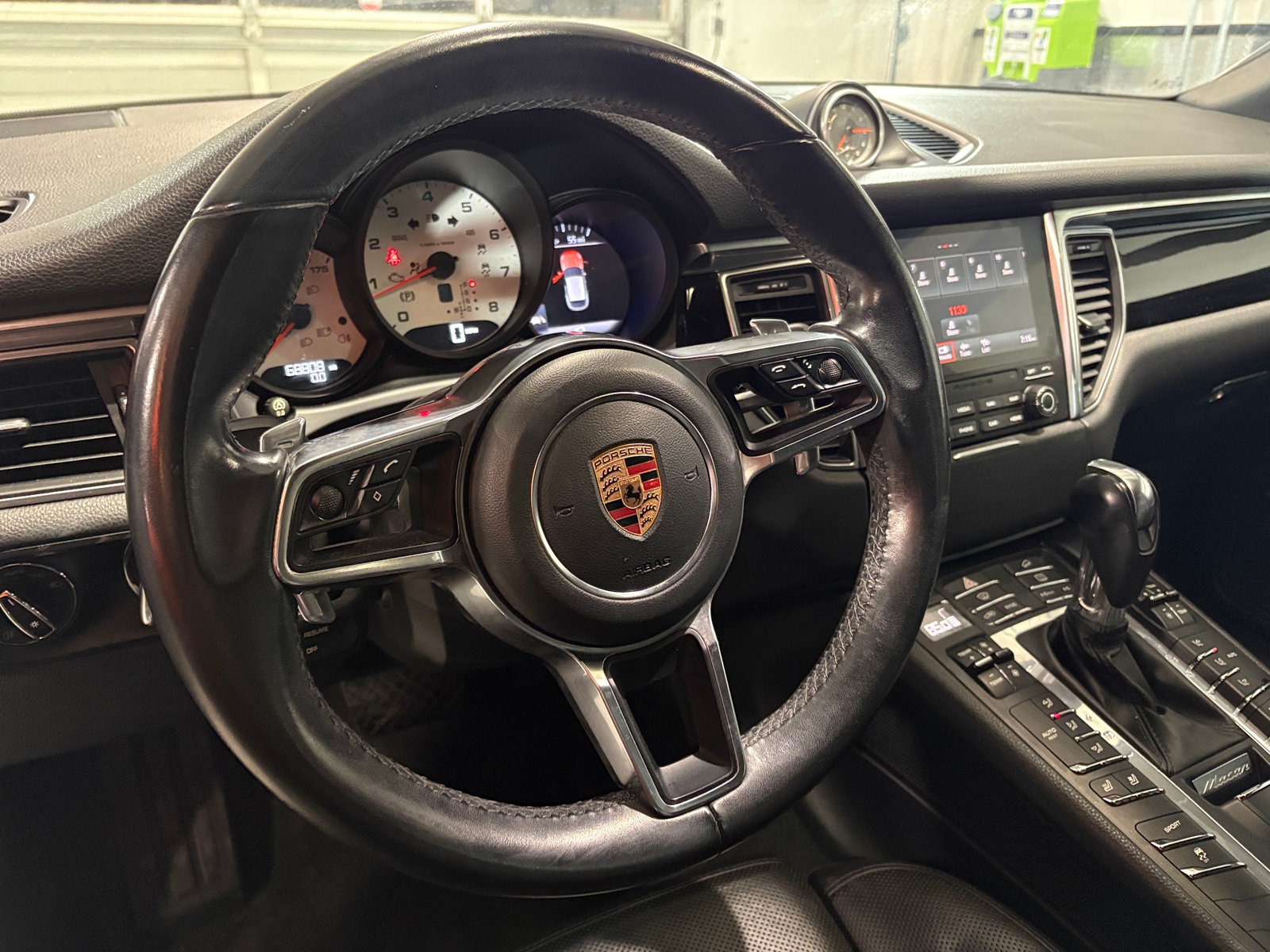 Thumbnail: 2018 Porsche Macan - 4