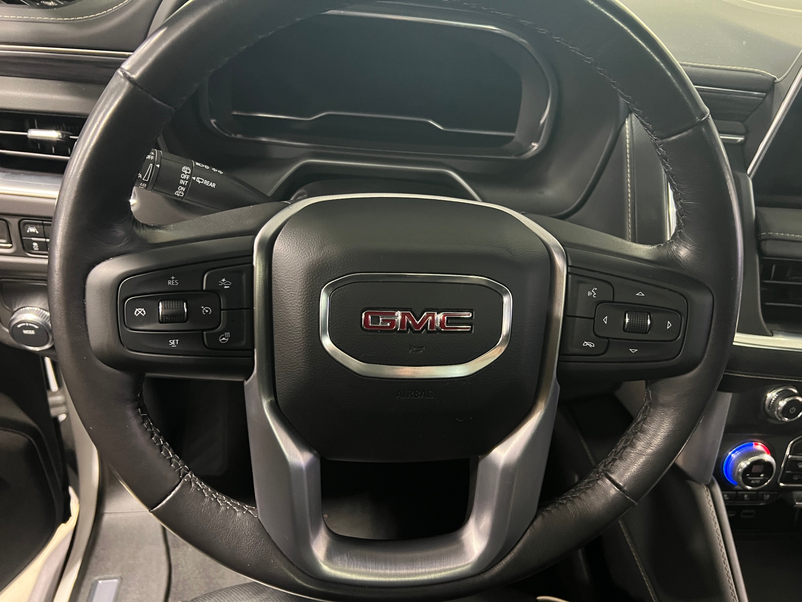 Thumbnail: 2022 GMC Yukon - 4