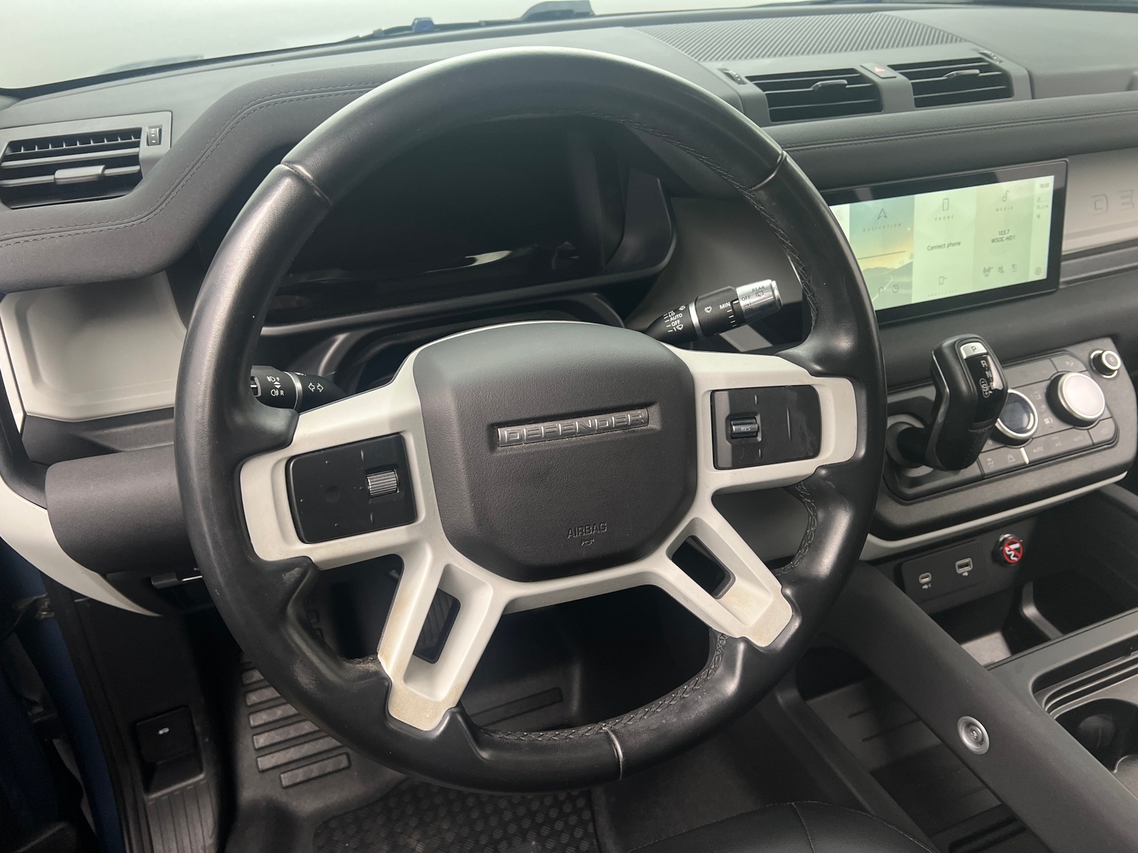 Thumbnail: 2021 Land Rover Defender - 4