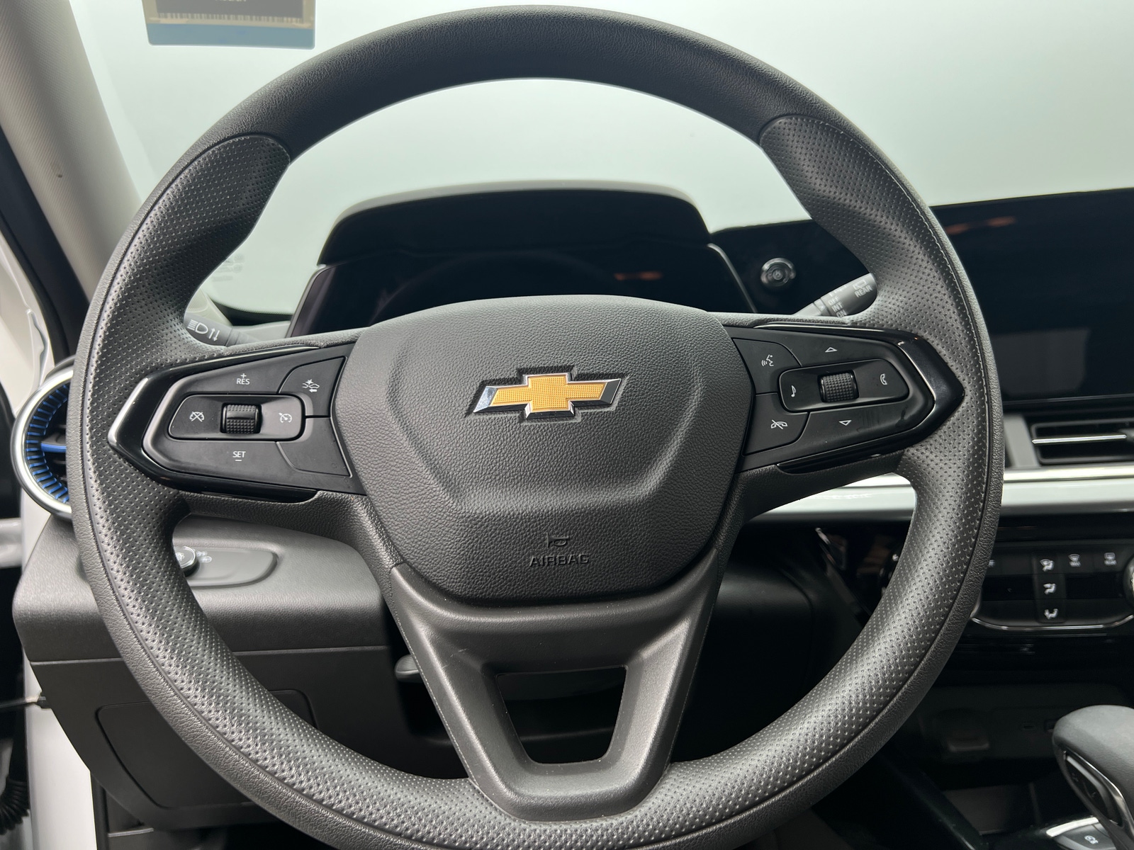 Thumbnail: 2025 Chevrolet Trax - 5