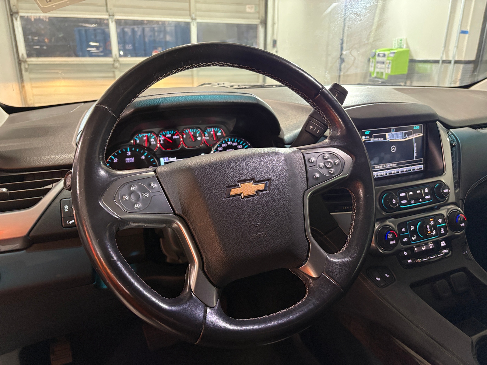 Thumbnail: 2019 Chevrolet Tahoe - 4