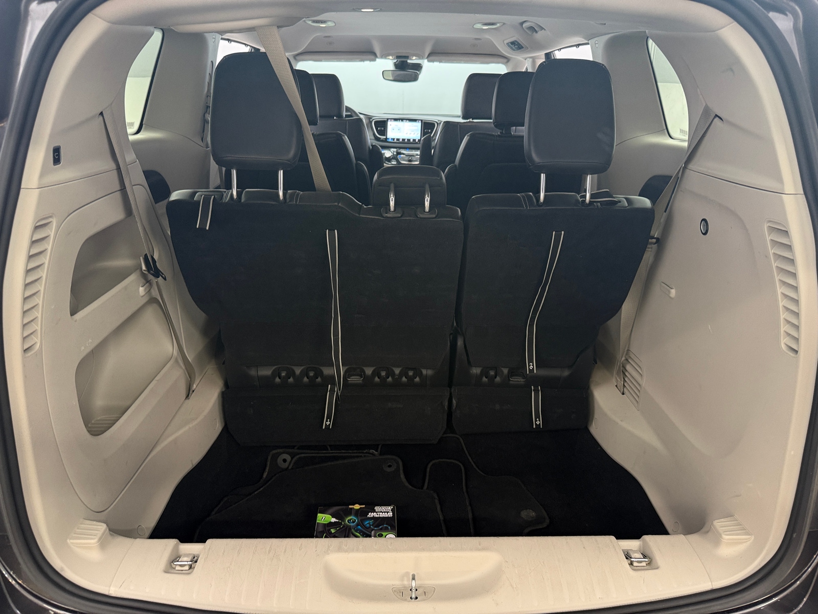 Thumbnail: 2023 Chrysler Pacifica - 6