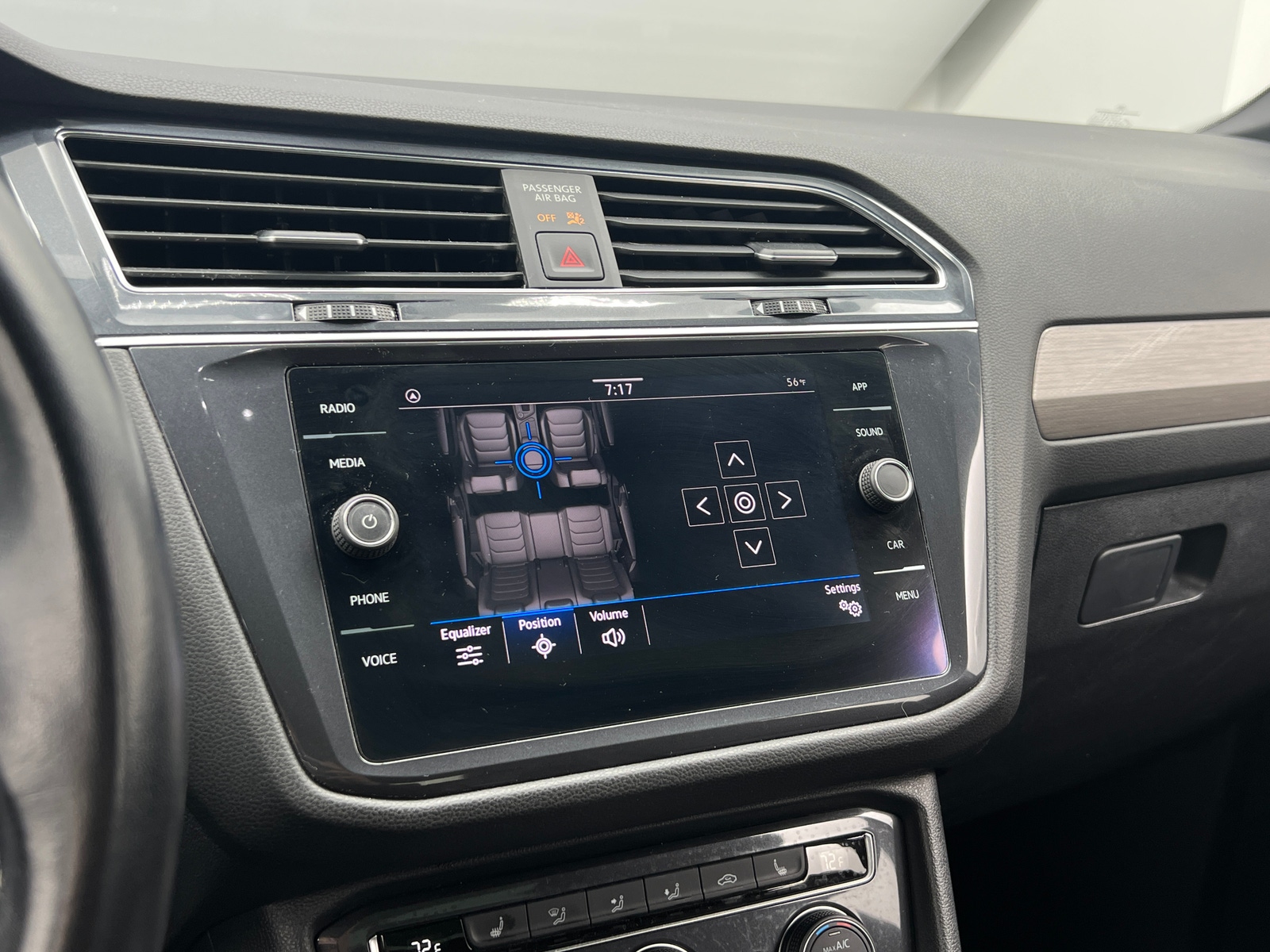 Thumbnail: 2021 Volkswagen Tiguan - 3