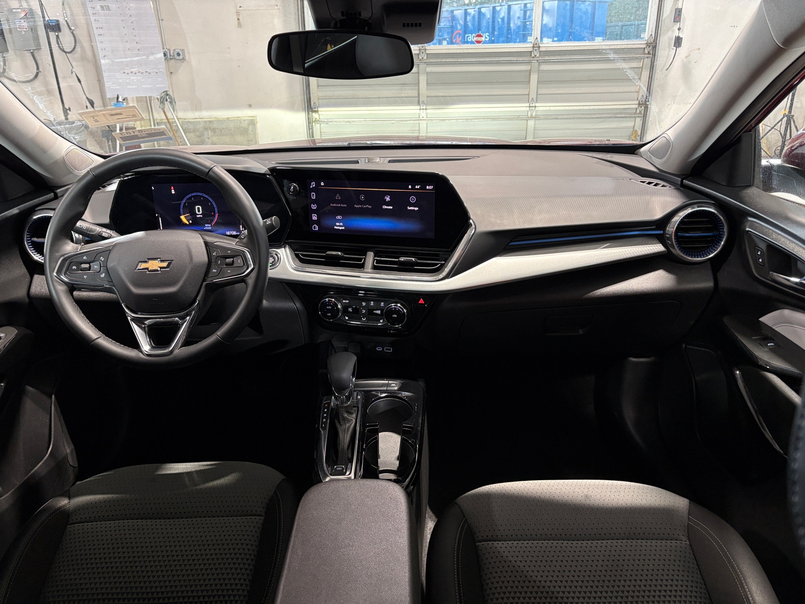 Thumbnail: 2025 Chevrolet Trax - 3