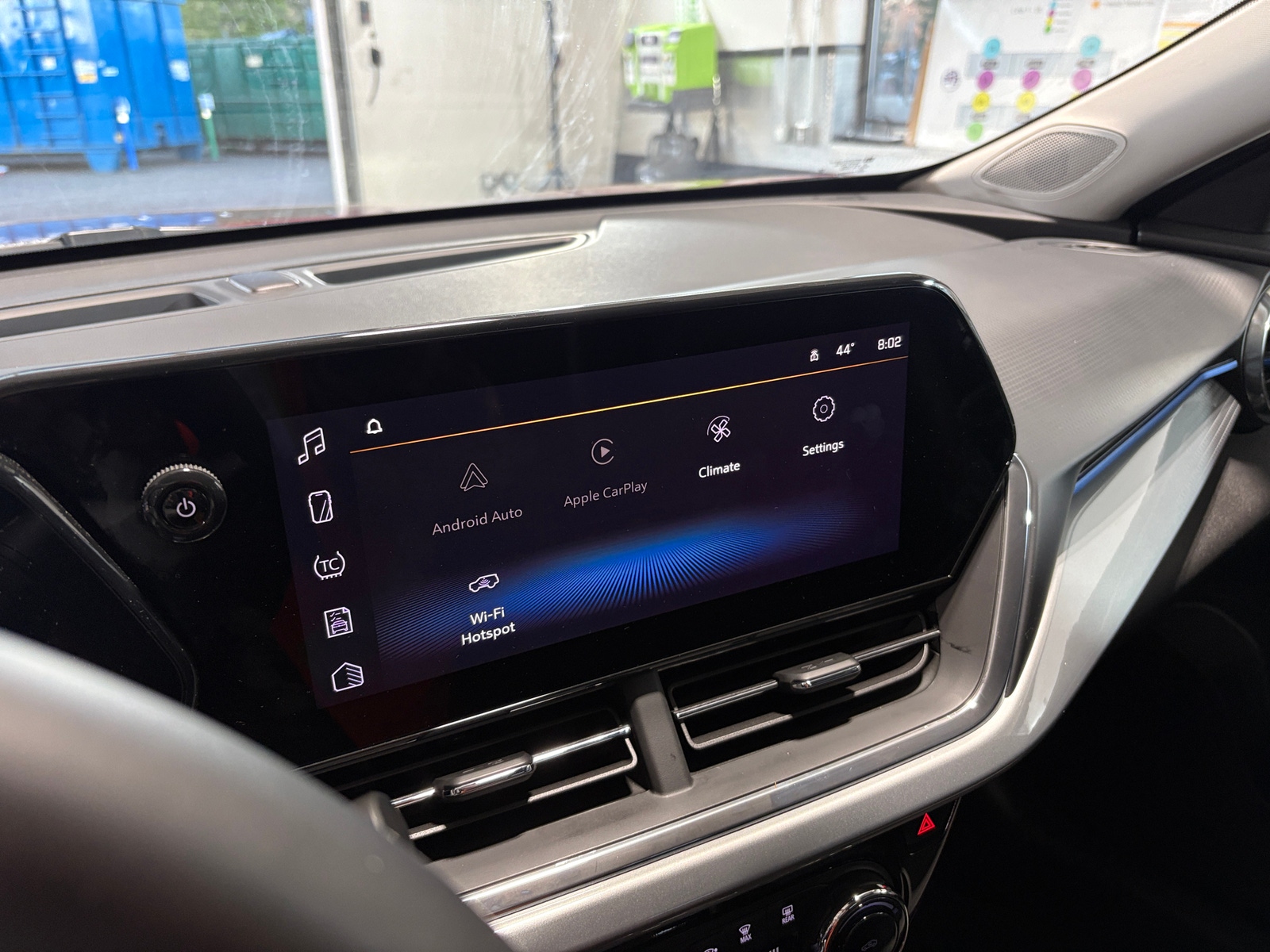 Thumbnail: 2025 Chevrolet Trax - 4