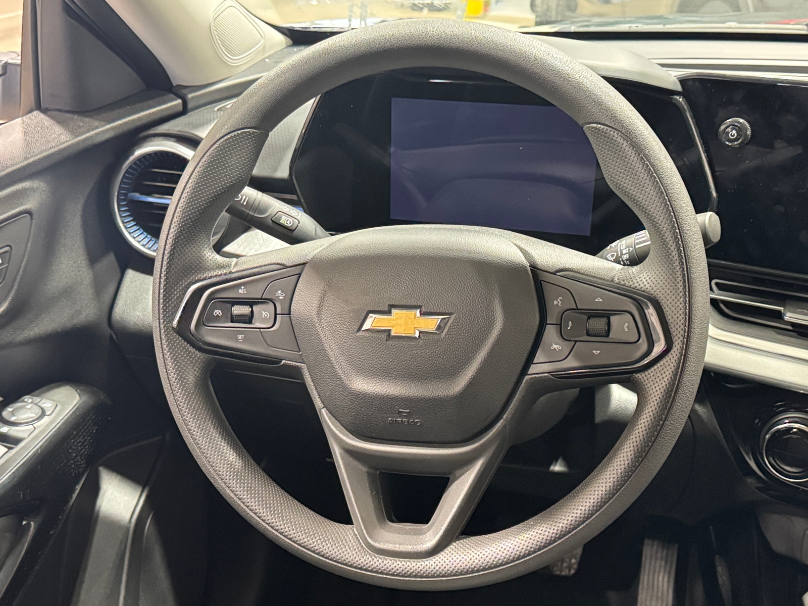 Thumbnail: 2025 Chevrolet Trax - 5