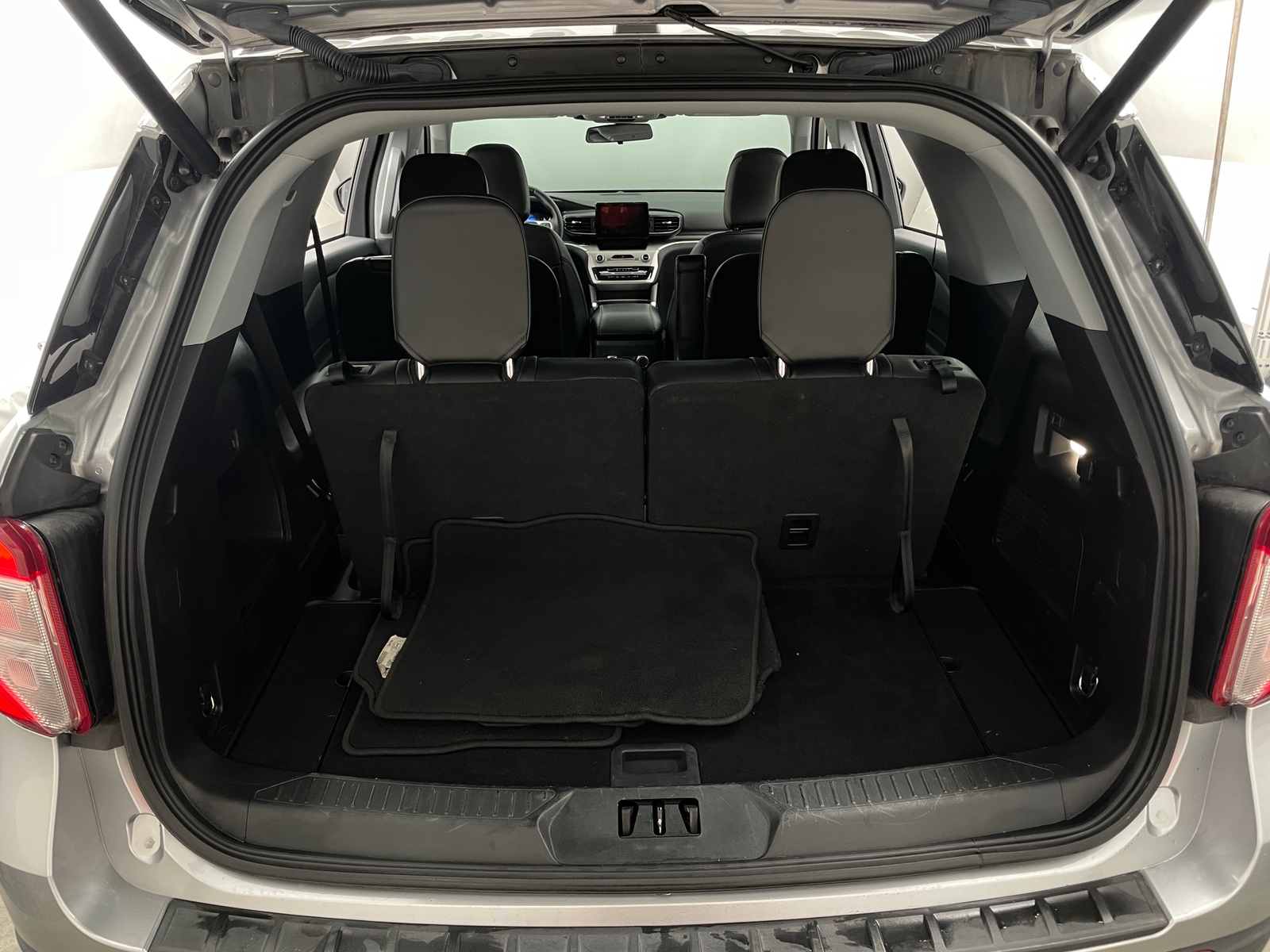 Thumbnail: 2021 Ford Explorer - 7