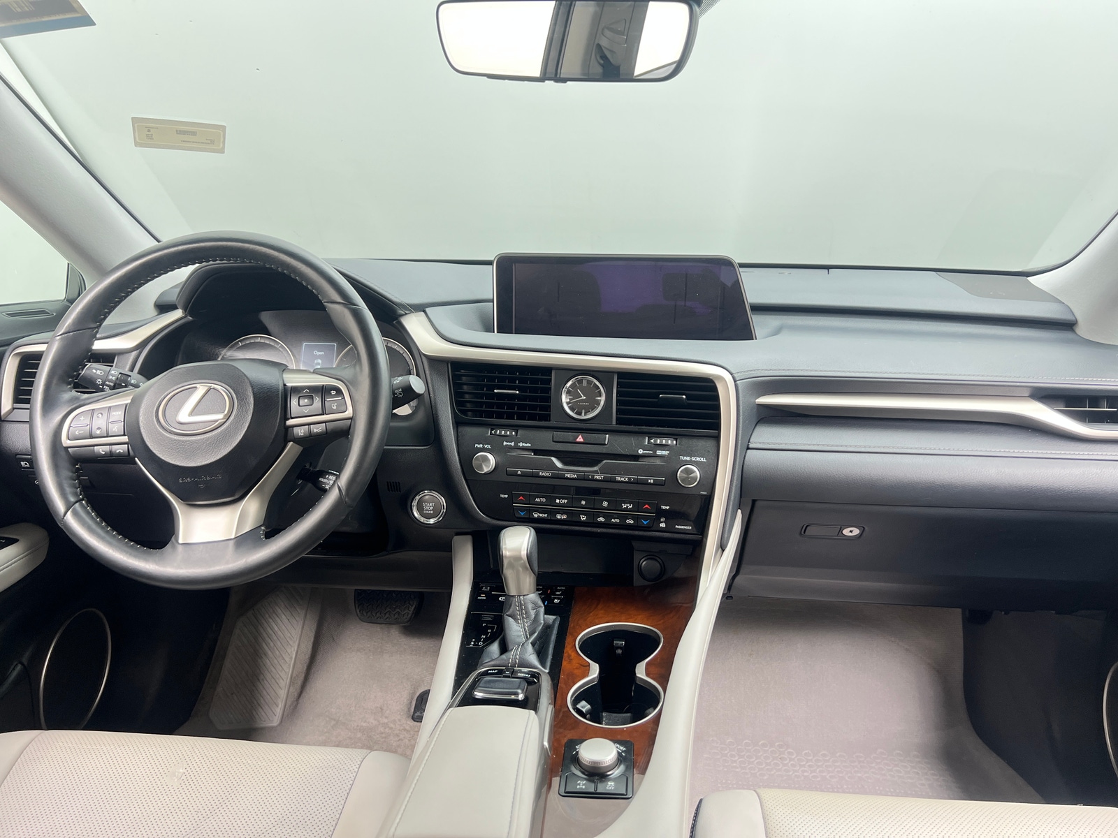 Thumbnail: 2017 Lexus RX - 3