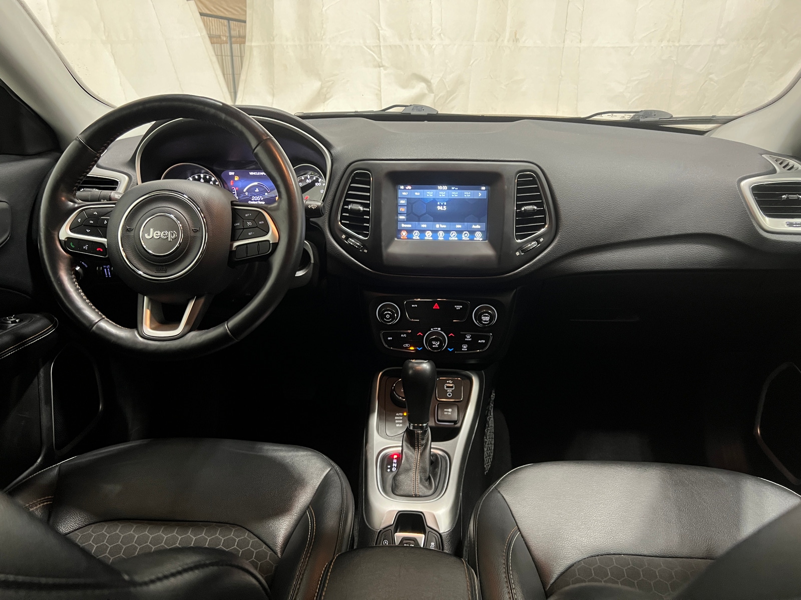 Thumbnail: 2018 Jeep Compass - 3