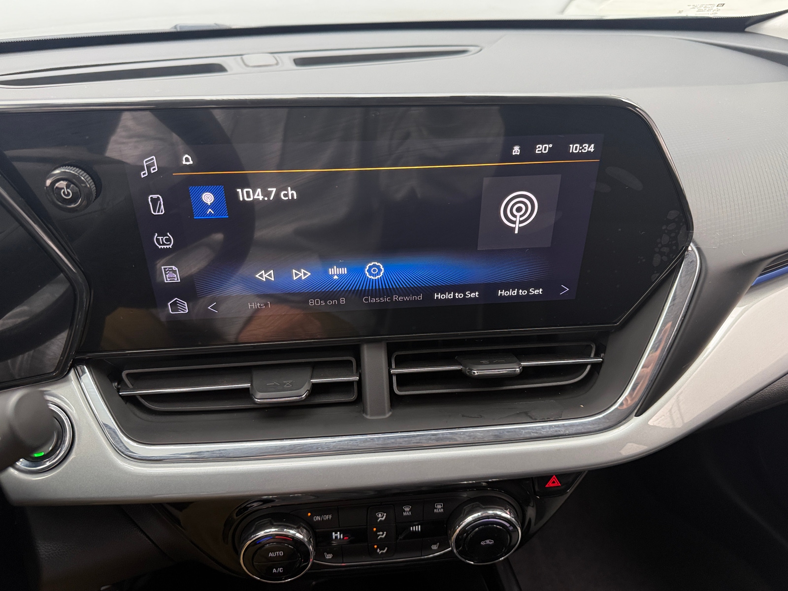 Thumbnail: 2025 Chevrolet Trax - 4