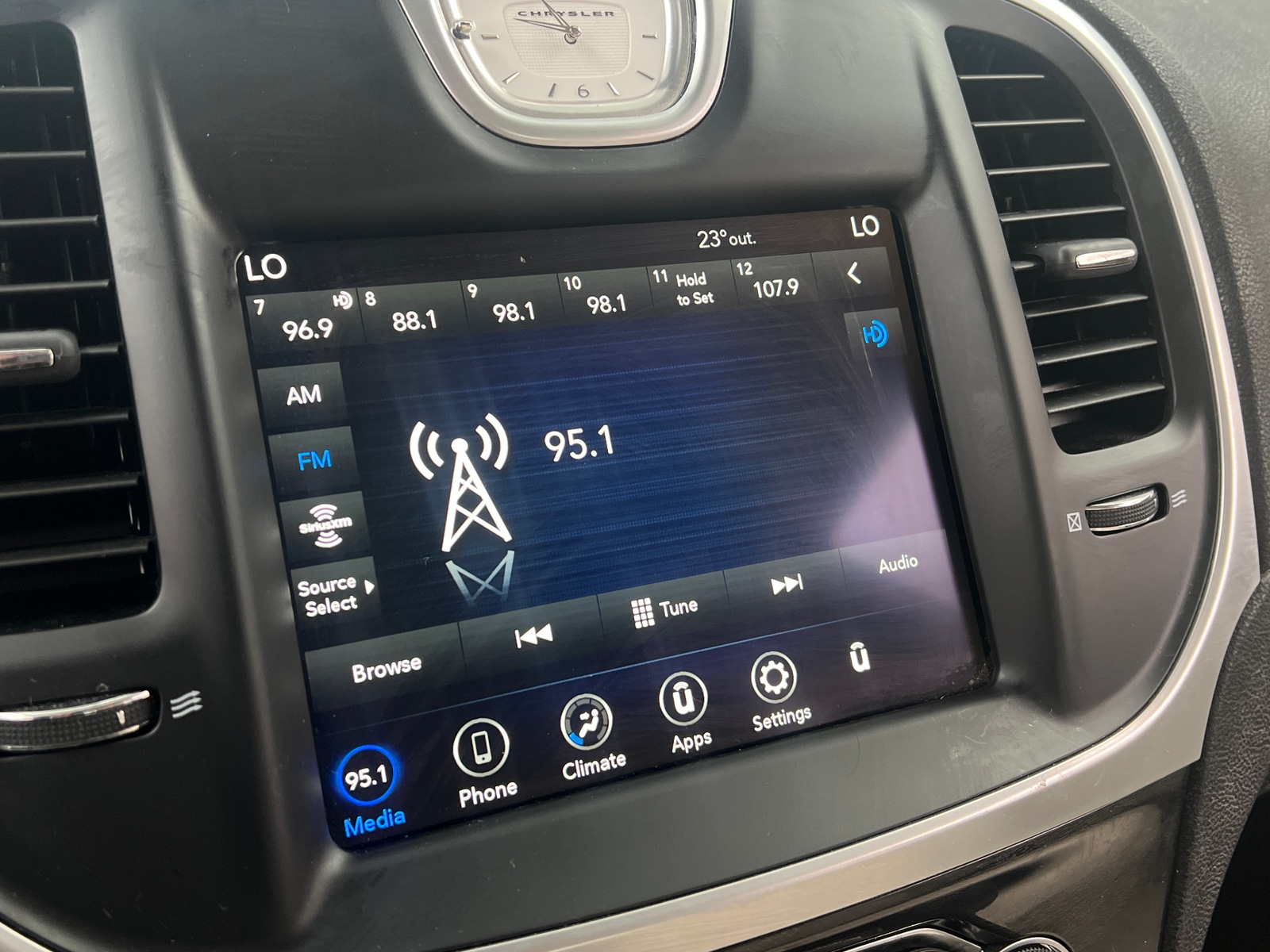 Thumbnail: 2018 Chrysler 300 - 4