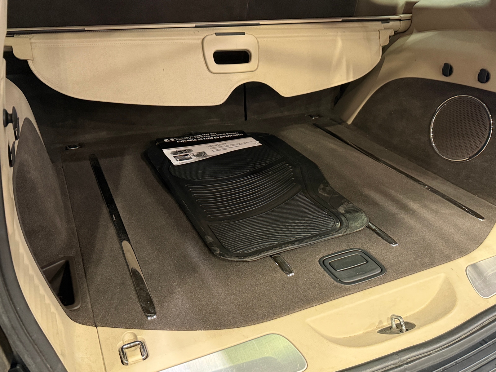 Thumbnail: 2011 Jeep Grand Cherokee - 6